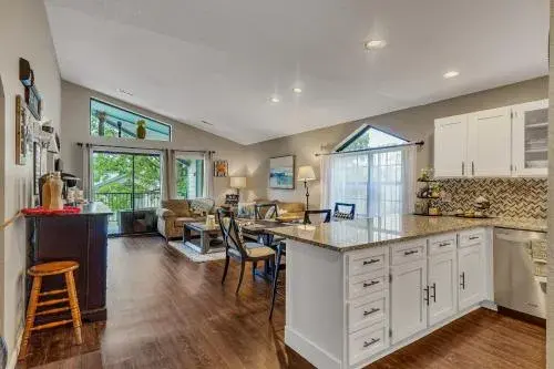 2 Bed Condo-The Greens at Thousand Hills-Coffee Bar 2 Bed Condo-The Greens at Thousand Hills-Coffee Bar