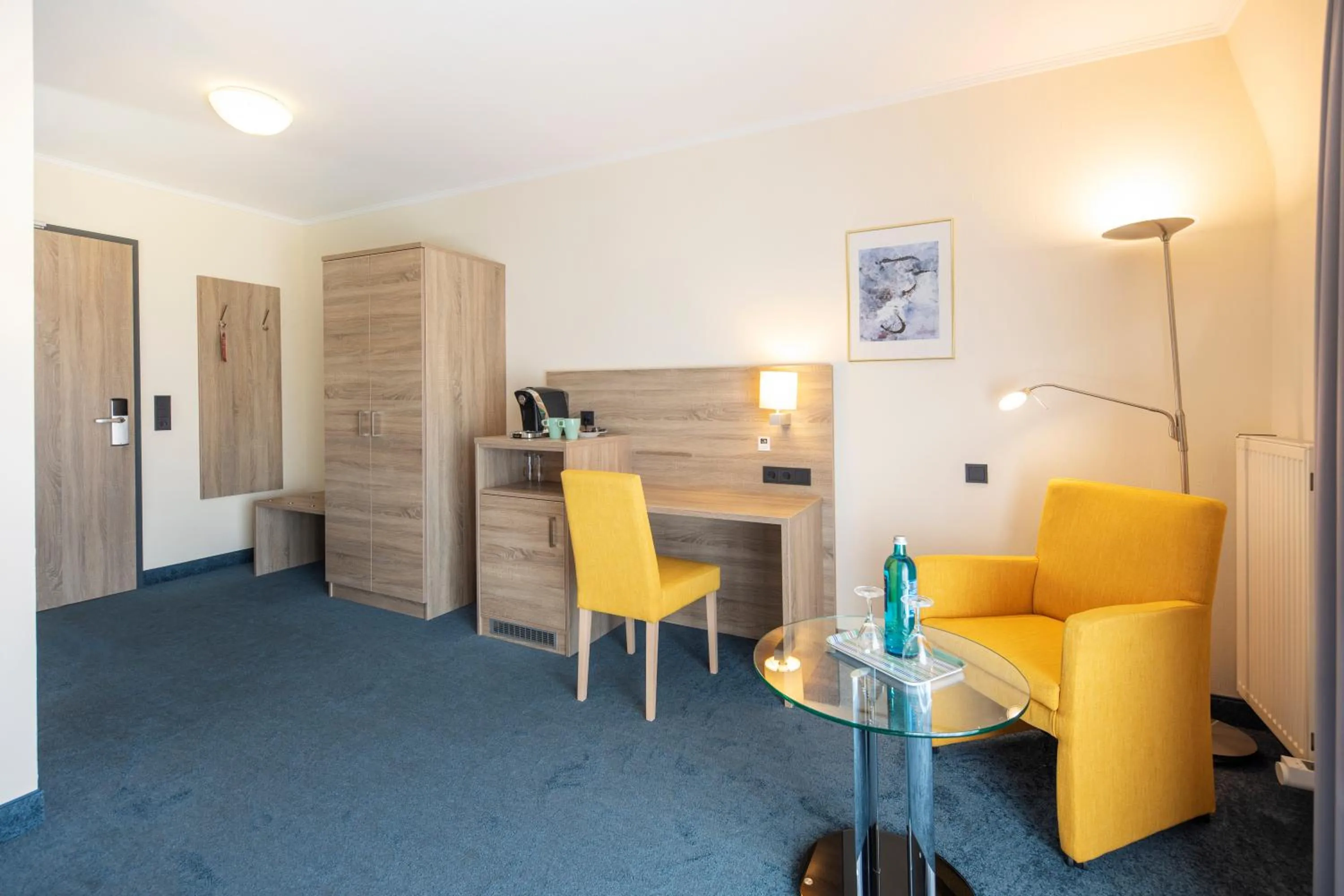 Photo of the whole room in Roomingtons Hotel Lohr am Main