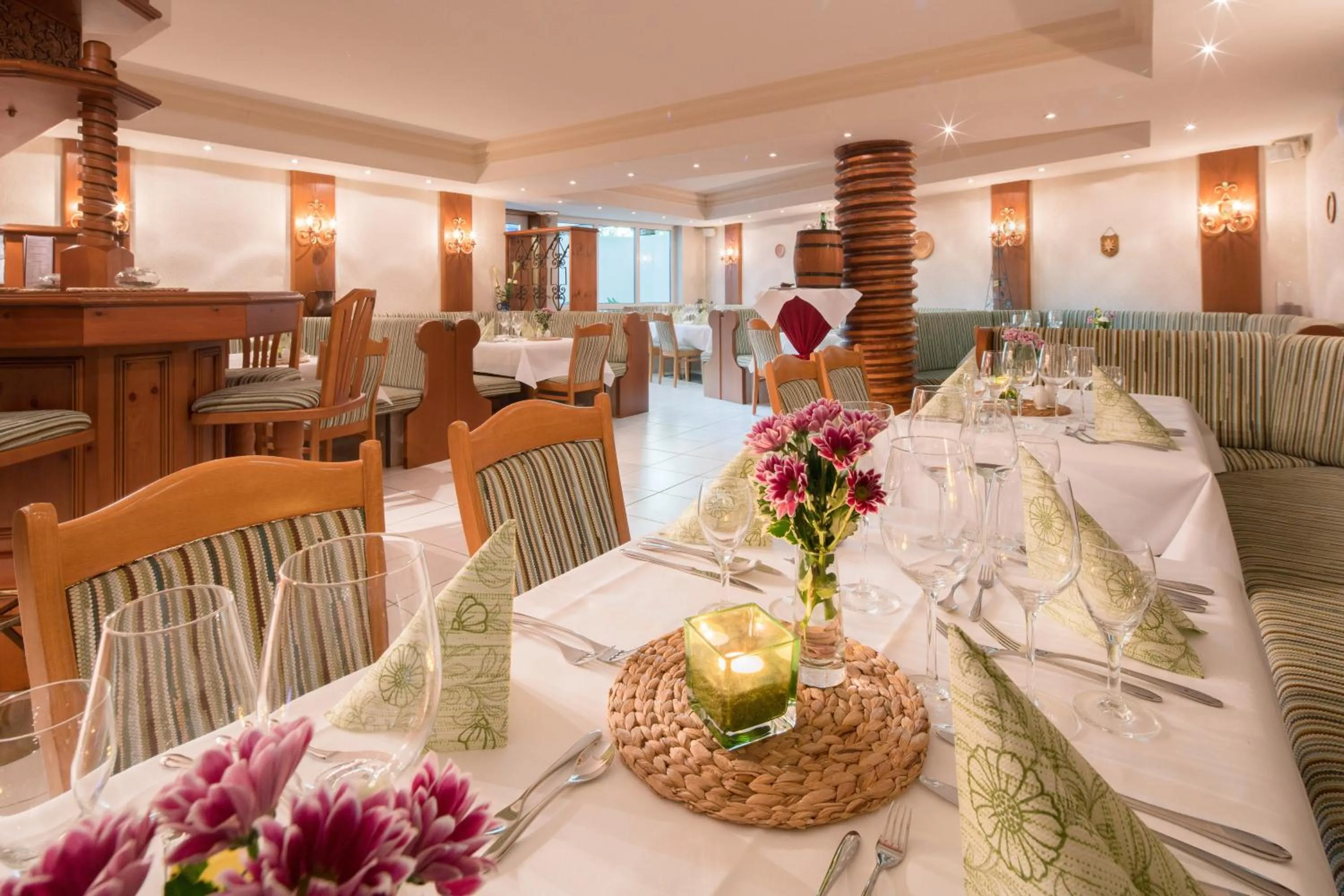 Restaurant/places to eat in Roomingtons Hotel Lohr am Main