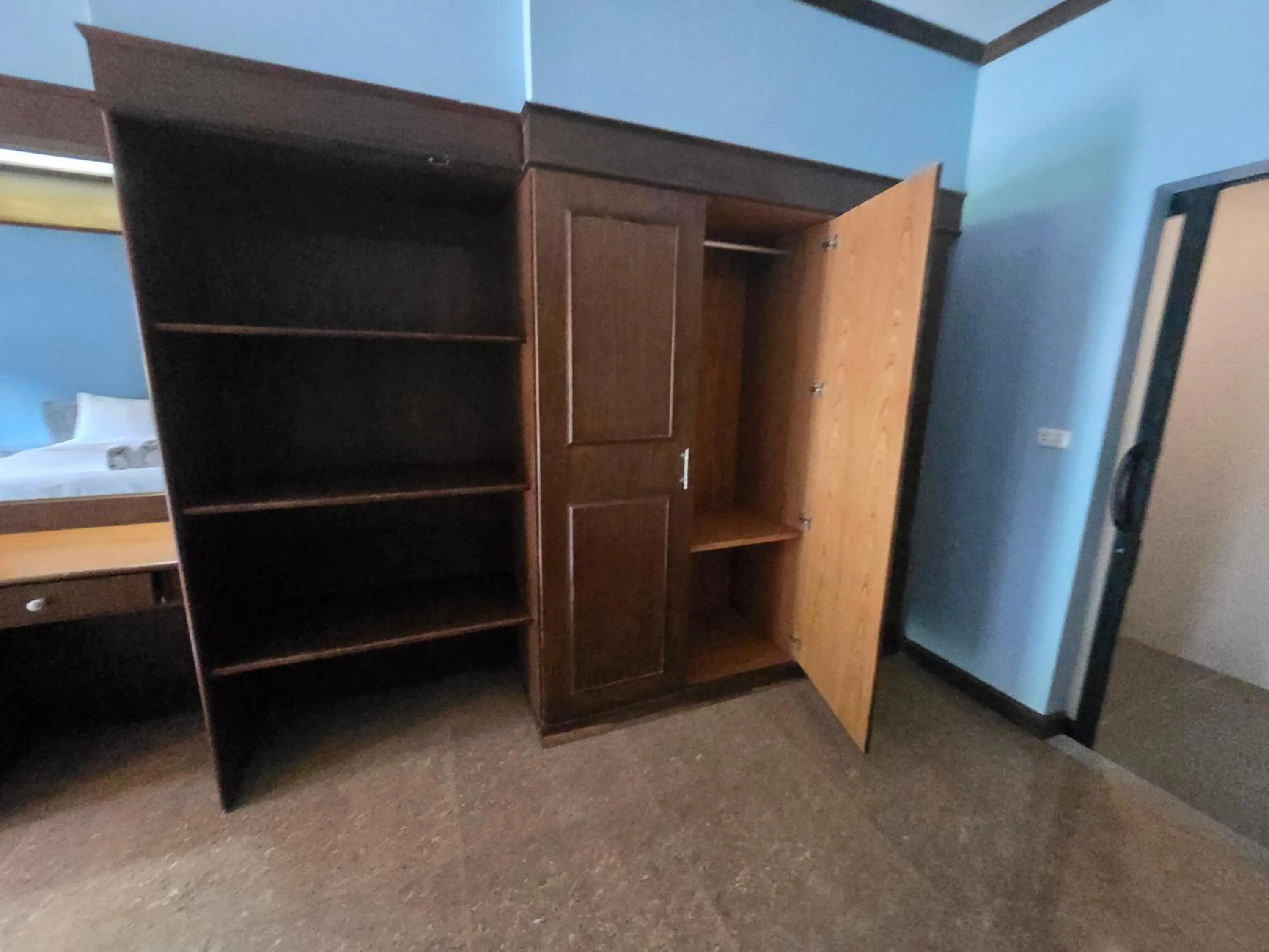 wardrobe in H&Y Chaweng