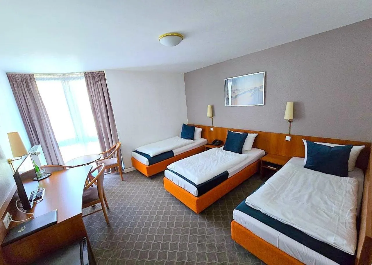 Bedroom, Bed in Concorde Hotel Ascot