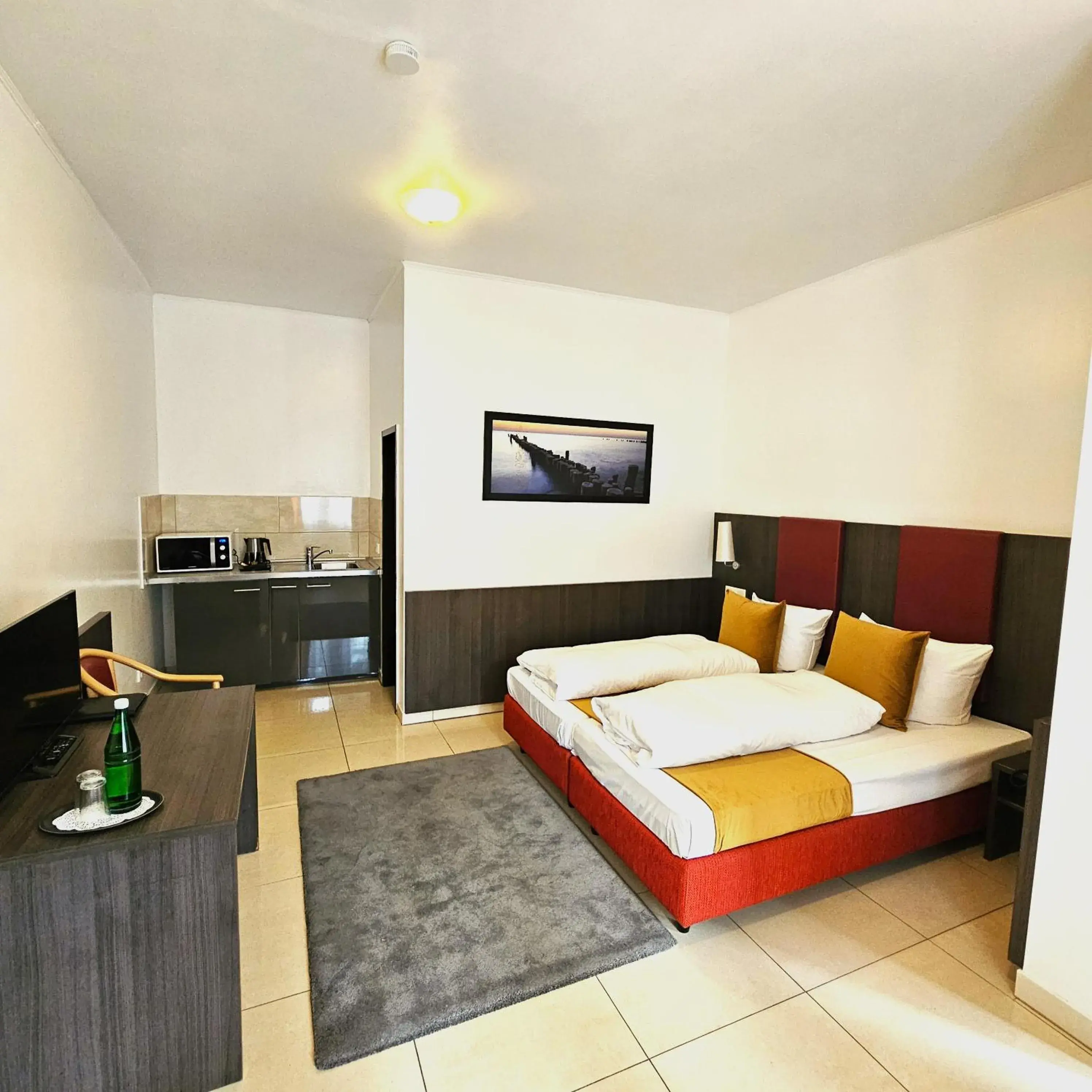 Living room, Bed in Concorde Hotel Ascot Living room, Bed in Concorde Hotel Ascot