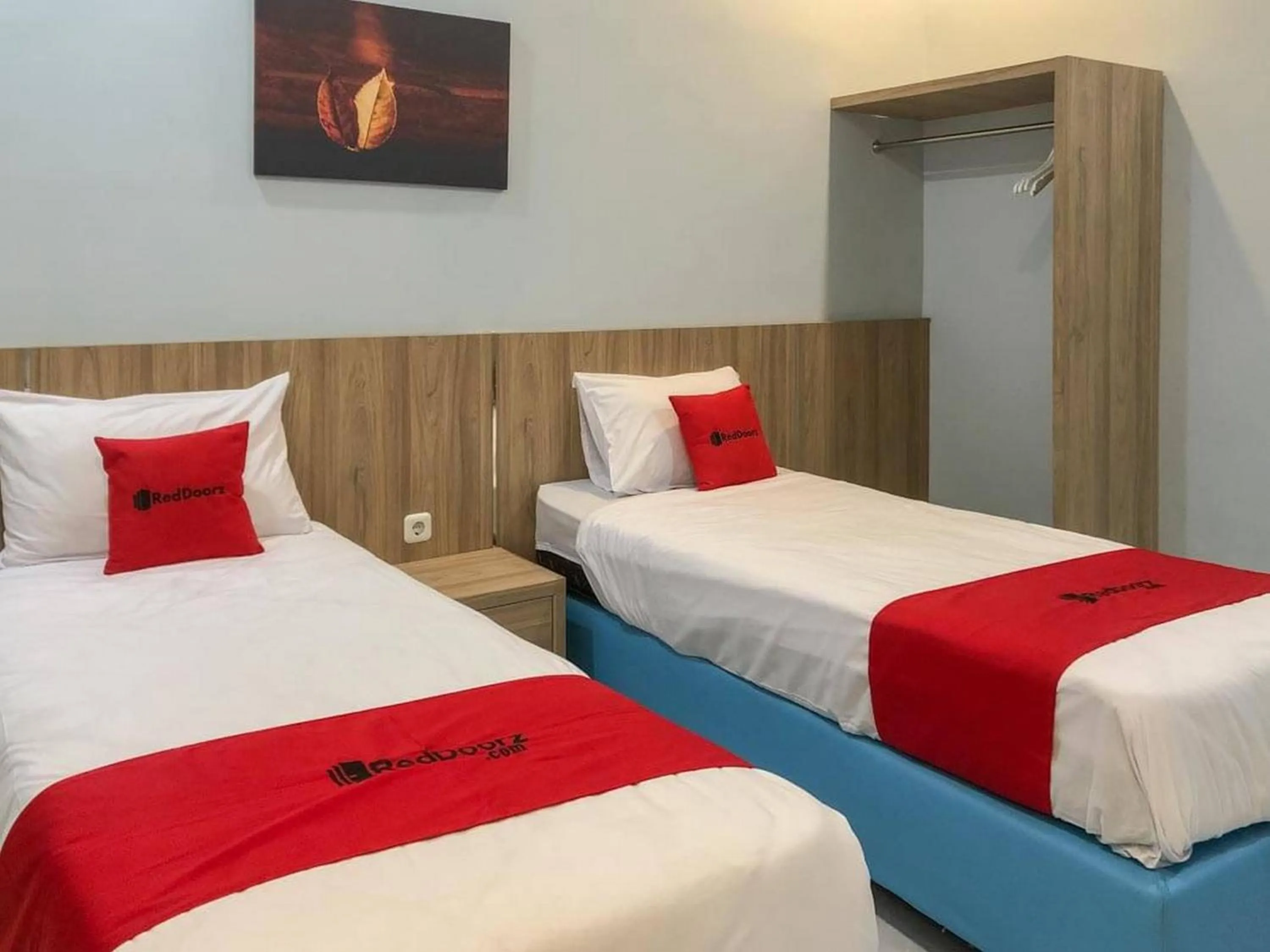 Bedroom, Bed in RedDoorz Syariah near Taman Rekreasi Sengkaling 2