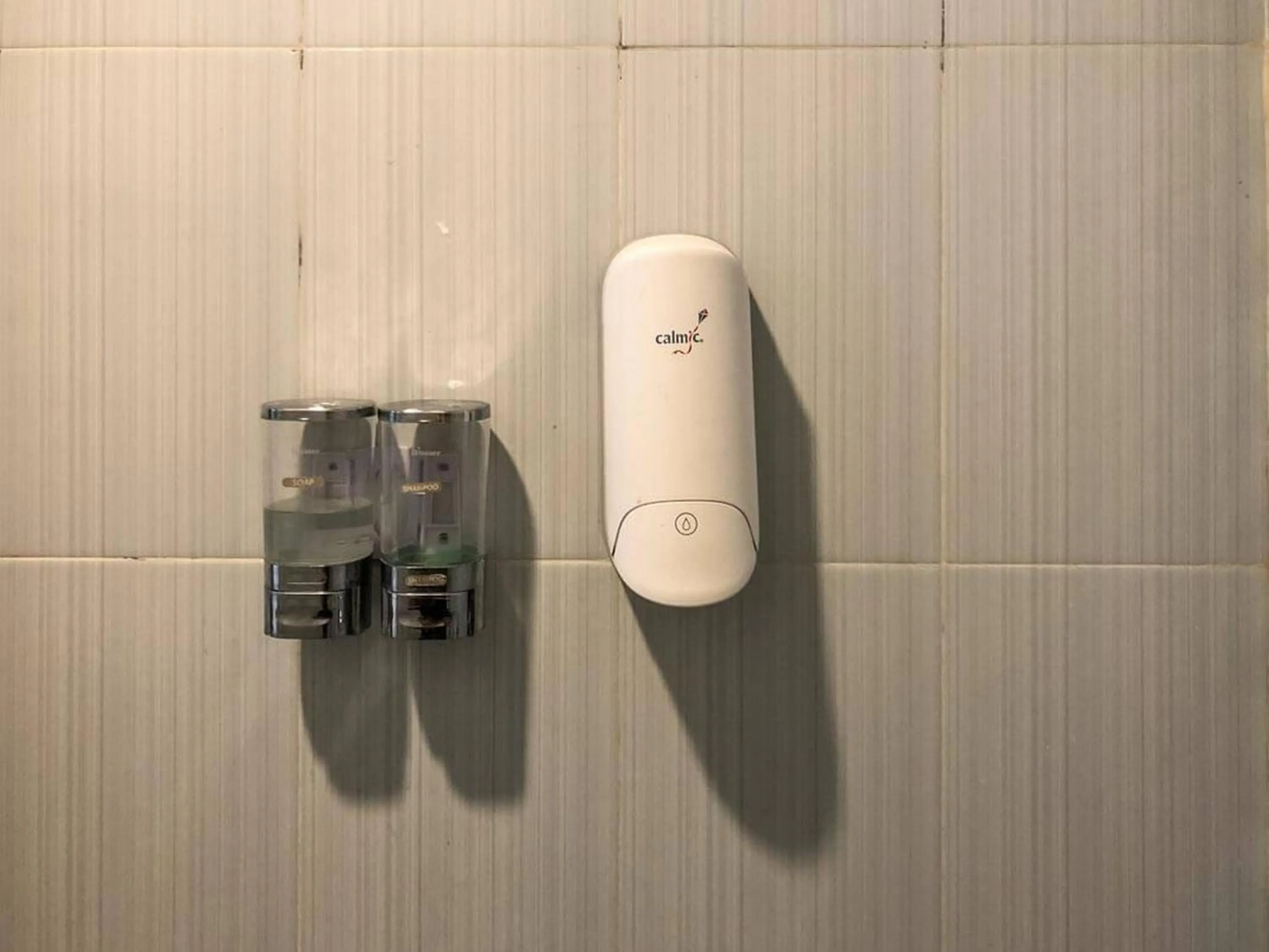 Bathroom in RedDoorz Syariah near Taman Rekreasi Sengkaling 2