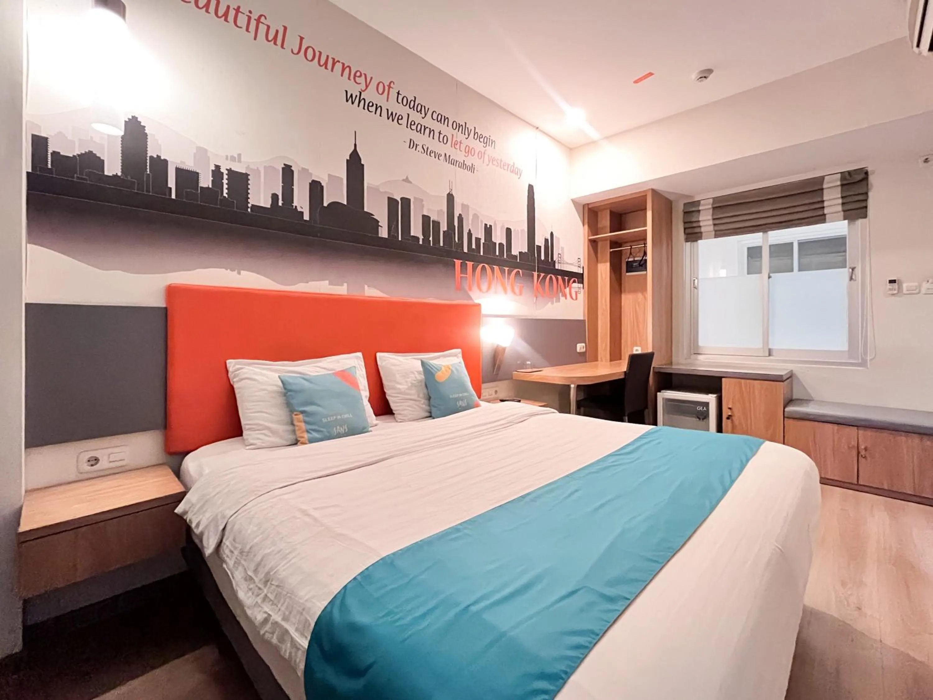 Bedroom, Bed in Sans Hotel Syariah Graha 100 Gubeng Surabaya