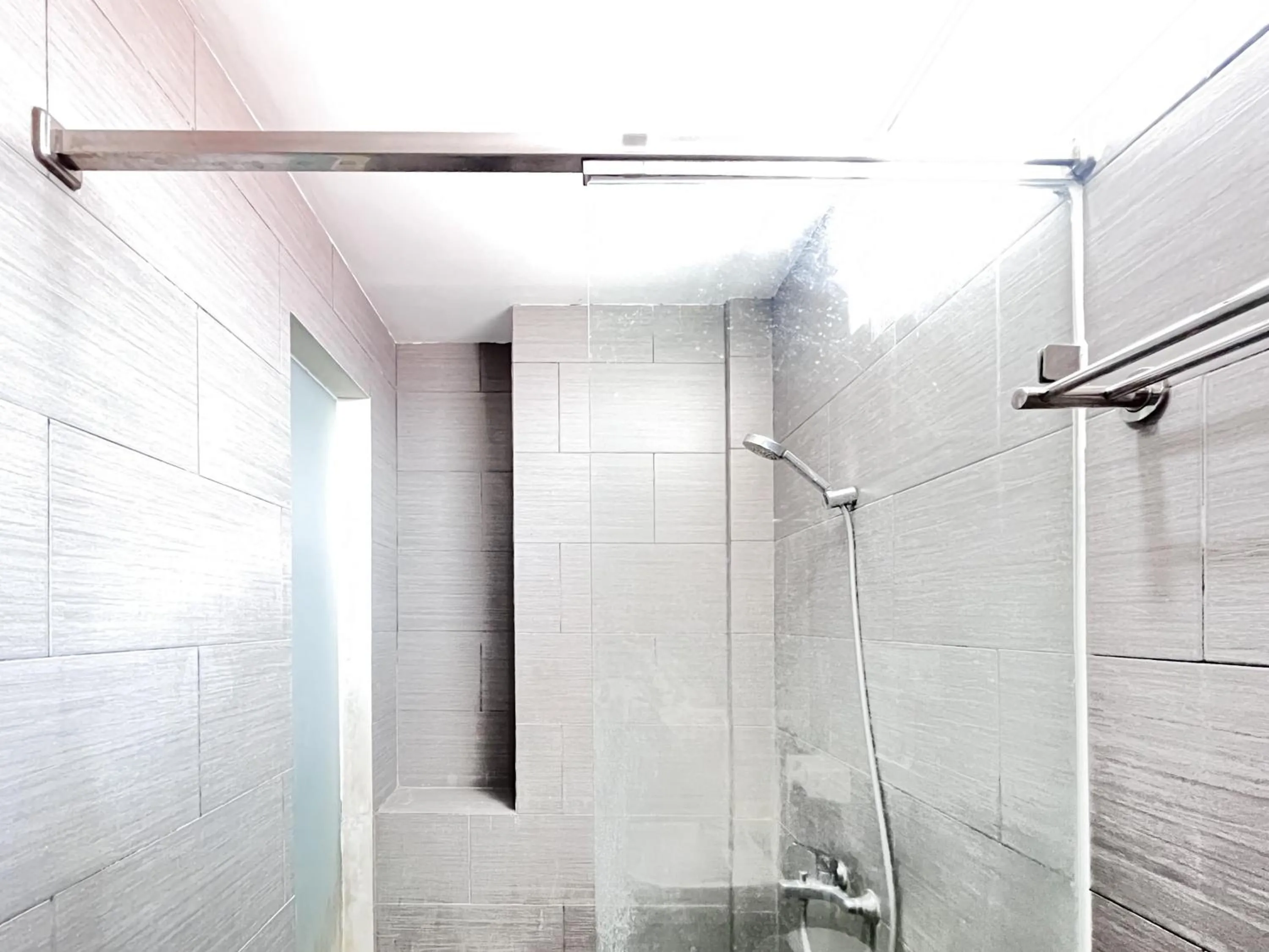 Bathroom in Sans Hotel Syariah Graha 100 Gubeng Surabaya