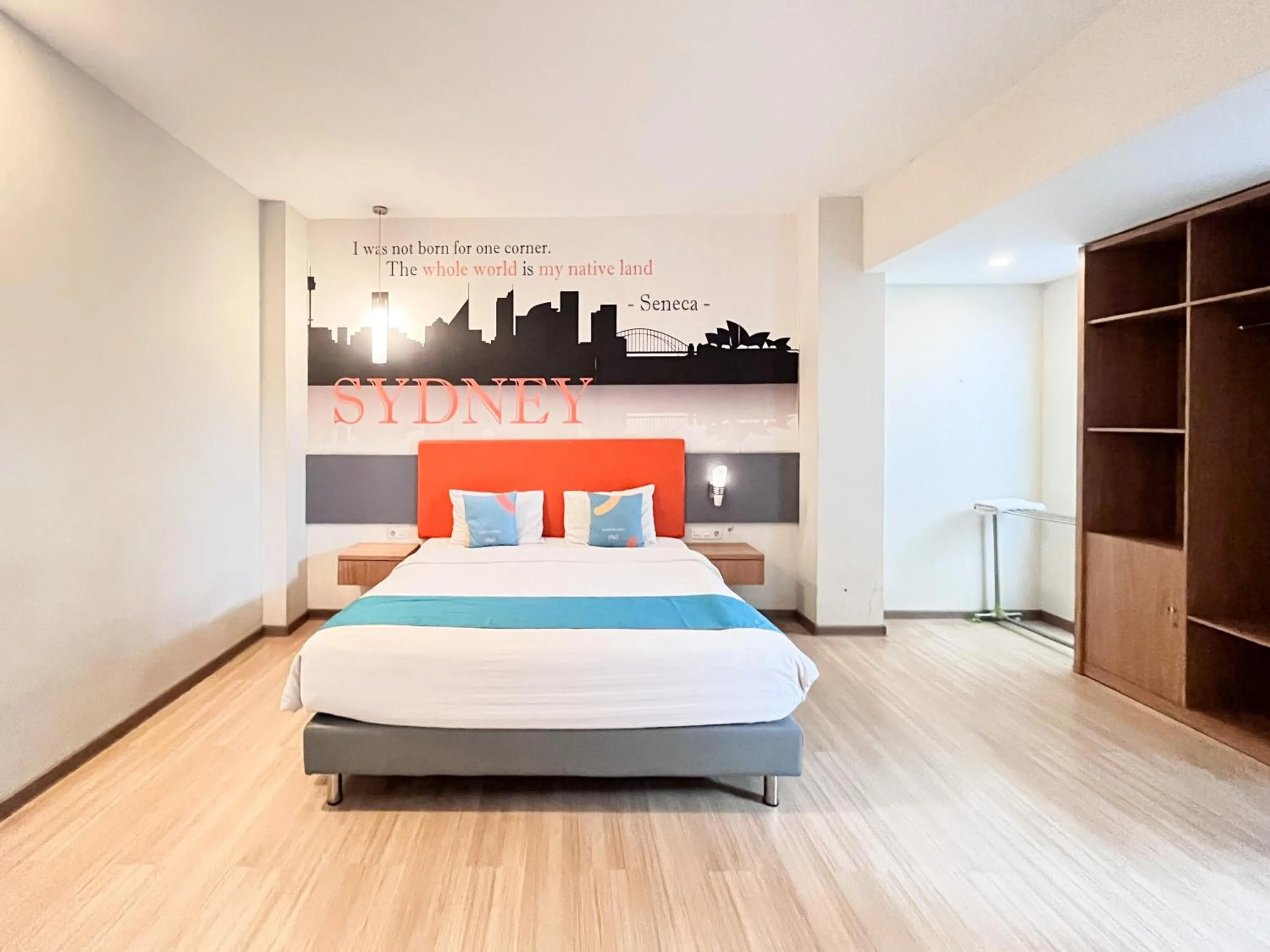 Bedroom, Bed in Sans Hotel Syariah Graha 100 Gubeng Surabaya