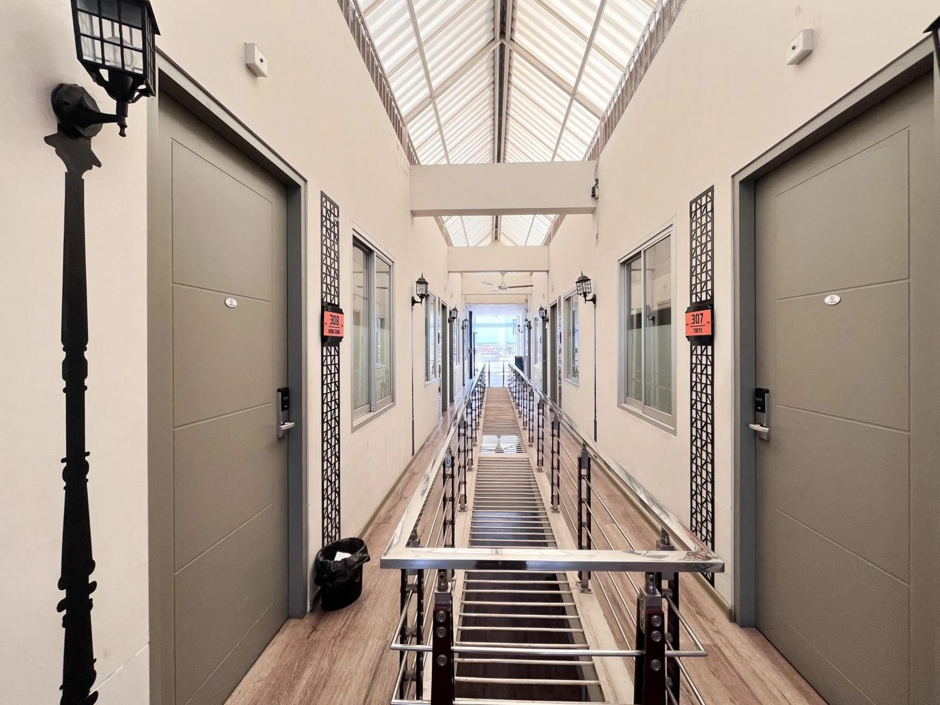 Property building in Sans Hotel Syariah Graha 100 Gubeng Surabaya