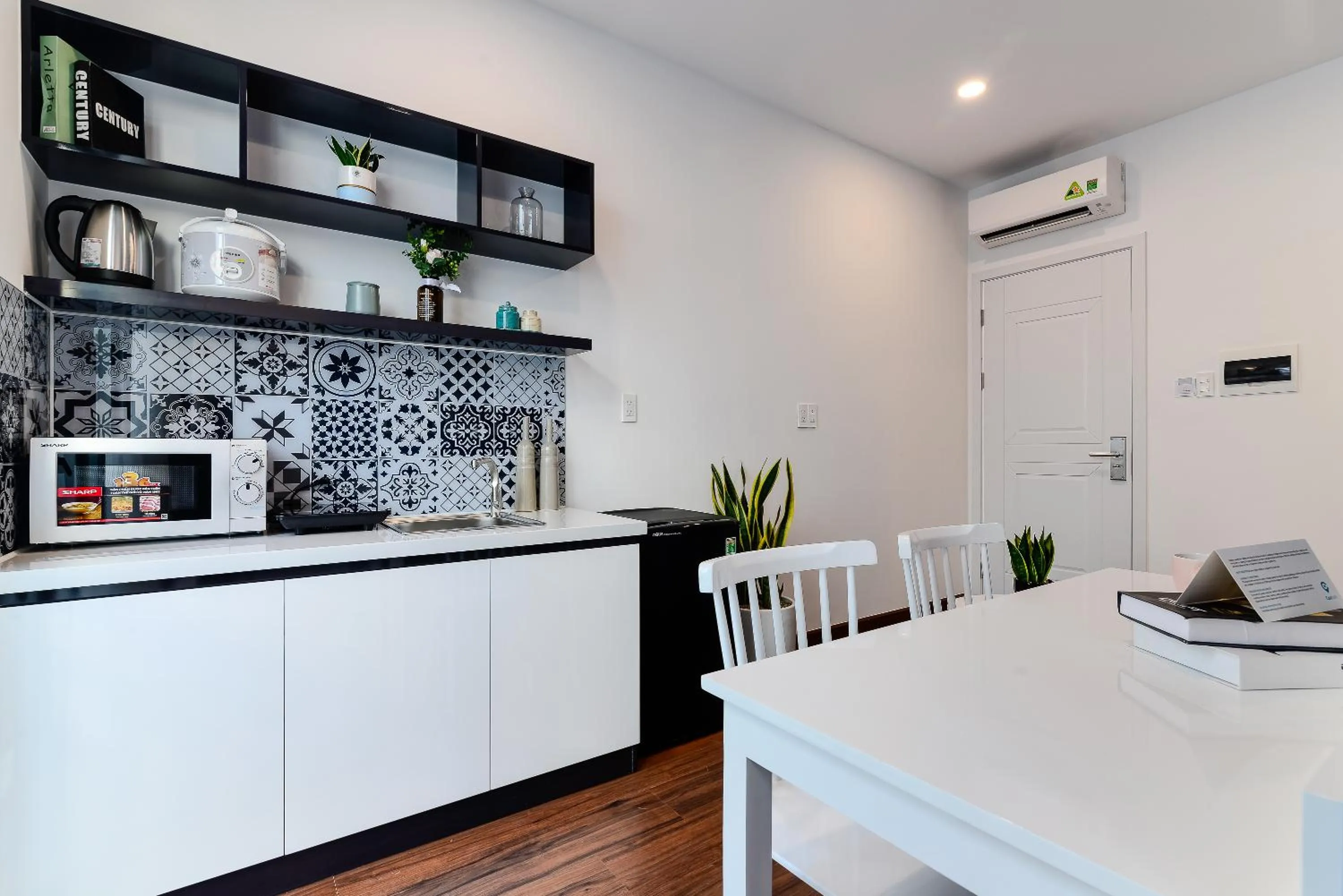 Kitchen or kitchenette in Cozrum Homes The Gallery Residence