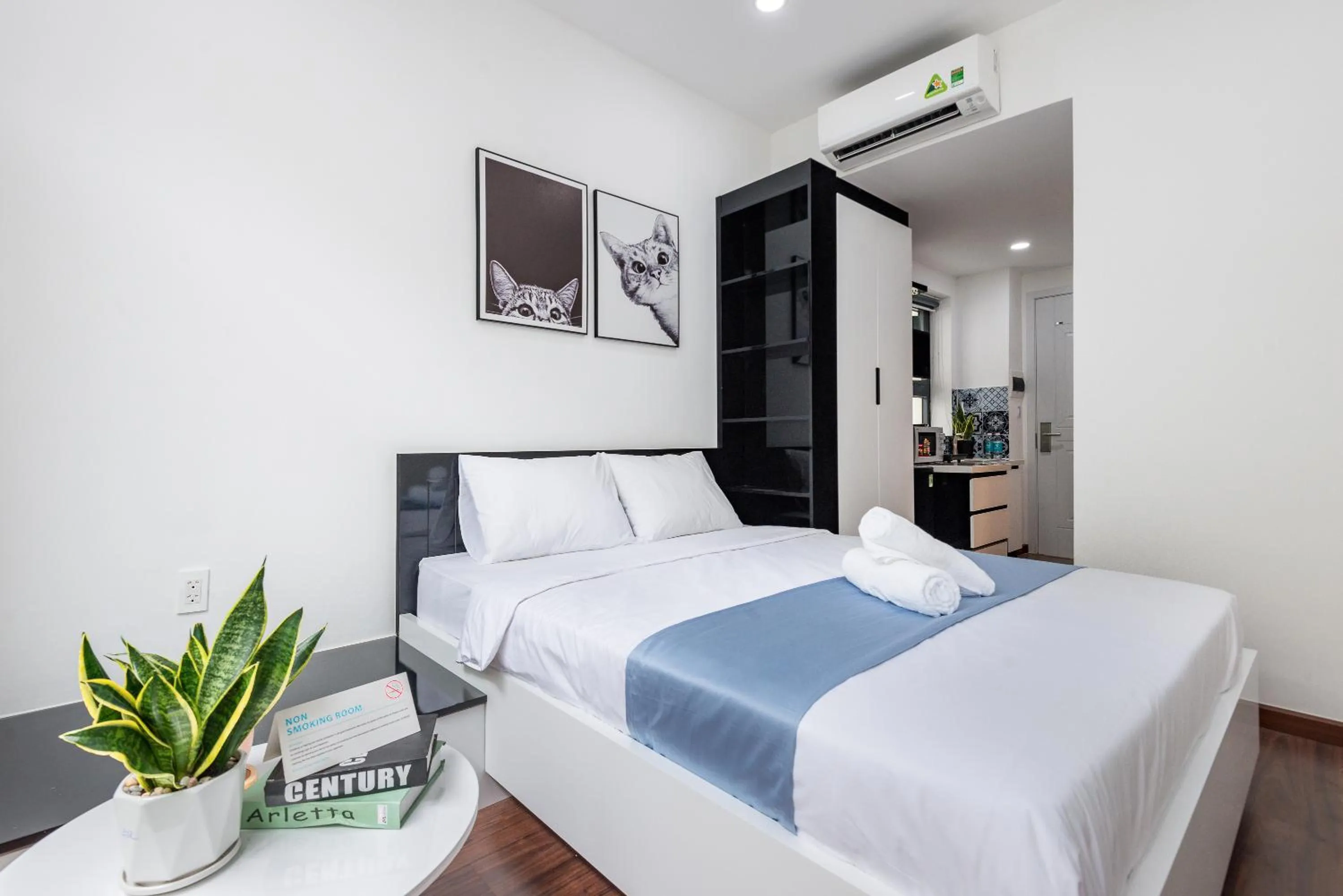 Bedroom, Bed in Cozrum Homes The Gallery Residence