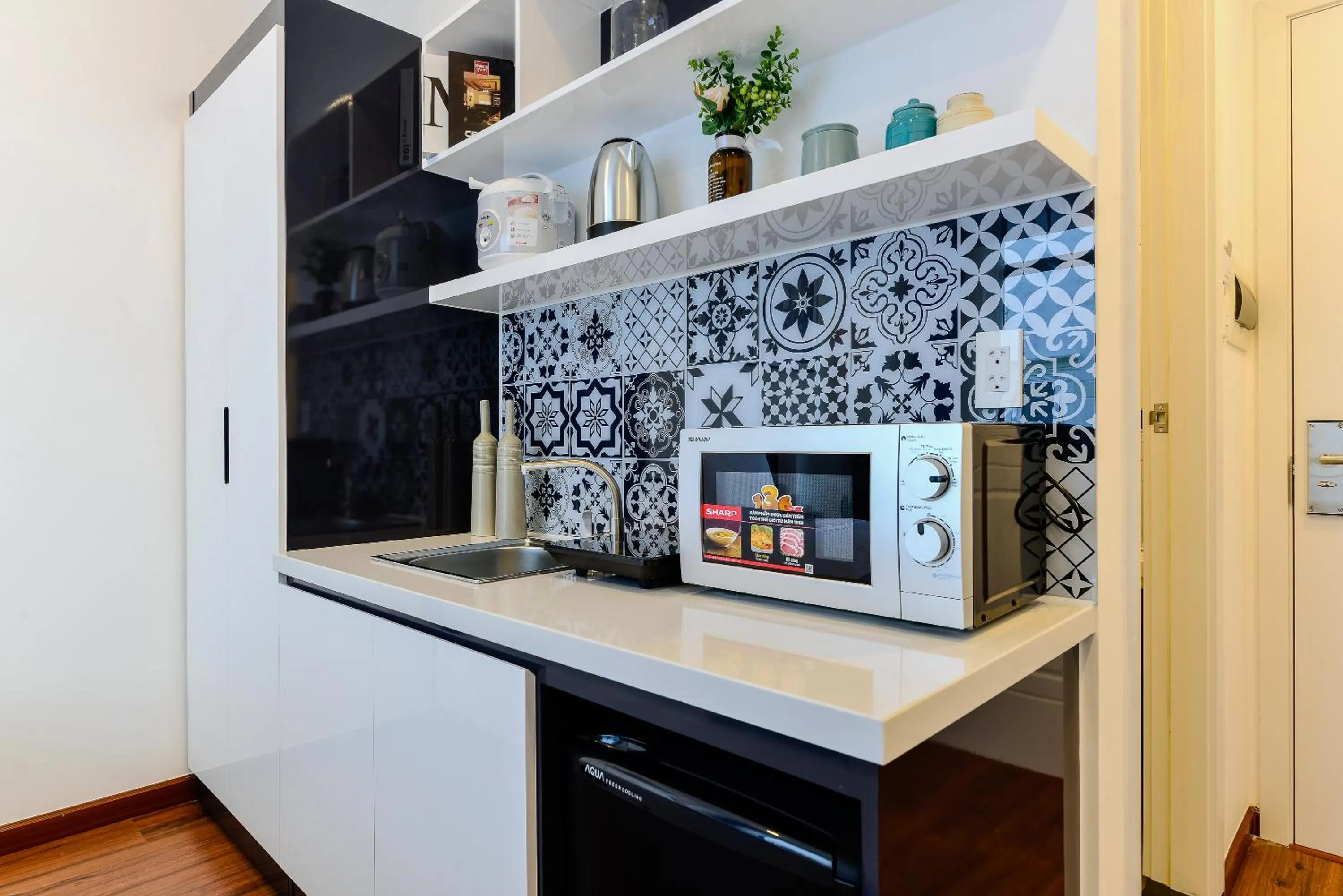 Kitchen or kitchenette in Cozrum Homes The Gallery Residence