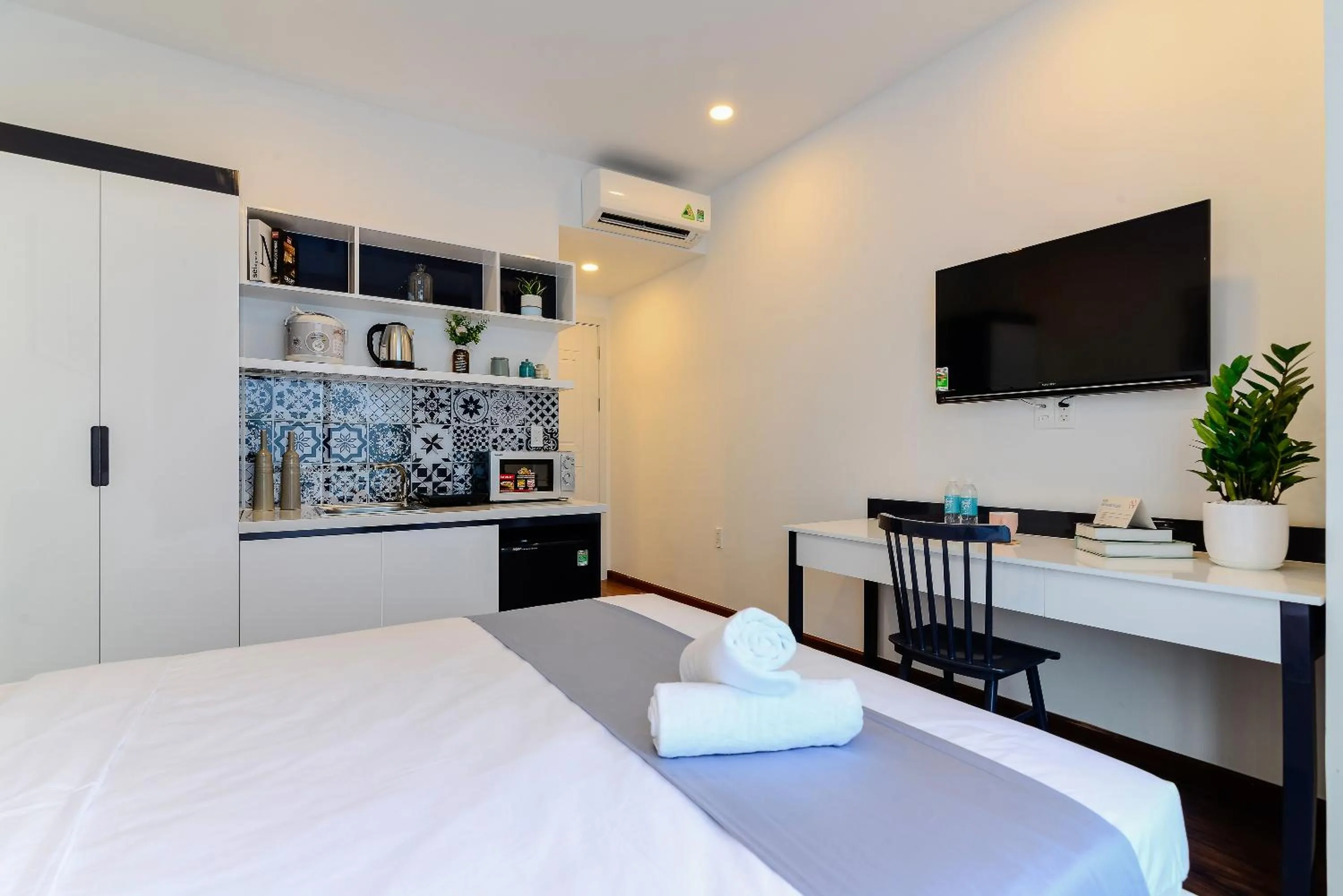 Bedroom, Bed in Cozrum Homes The Gallery Residence