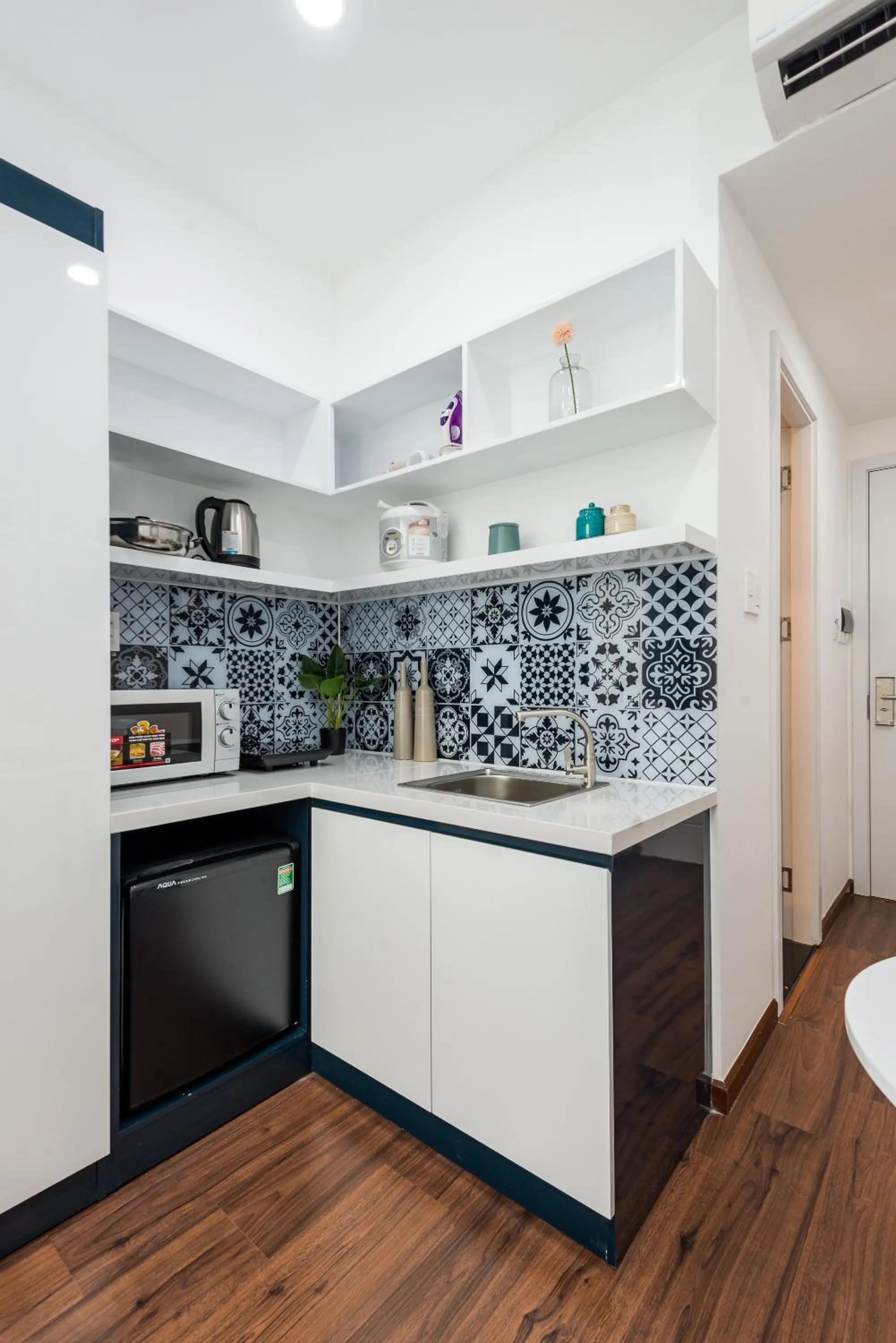 Kitchen or kitchenette in Cozrum Homes The Gallery Residence