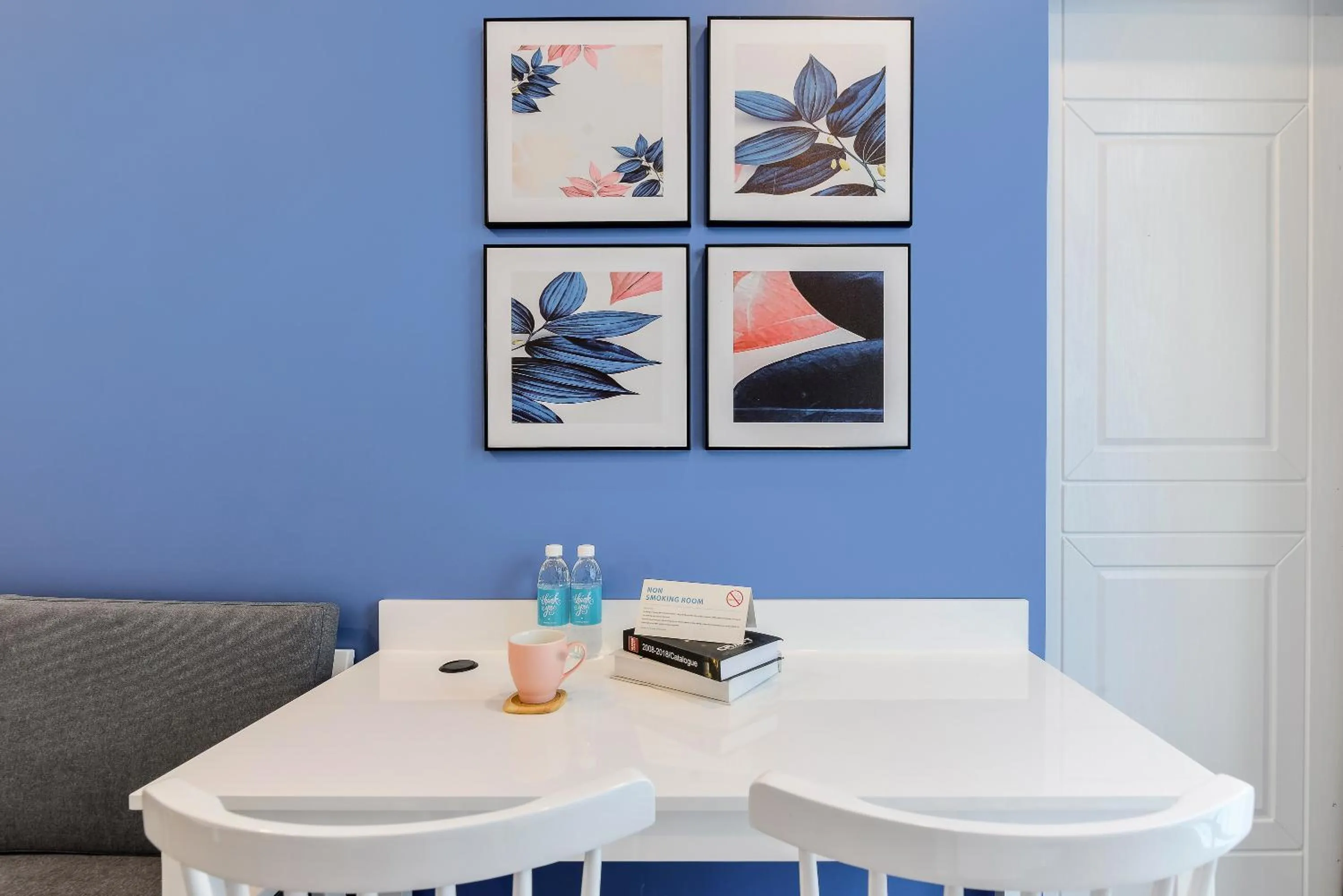 Dining area in Cozrum Homes The Gallery Residence