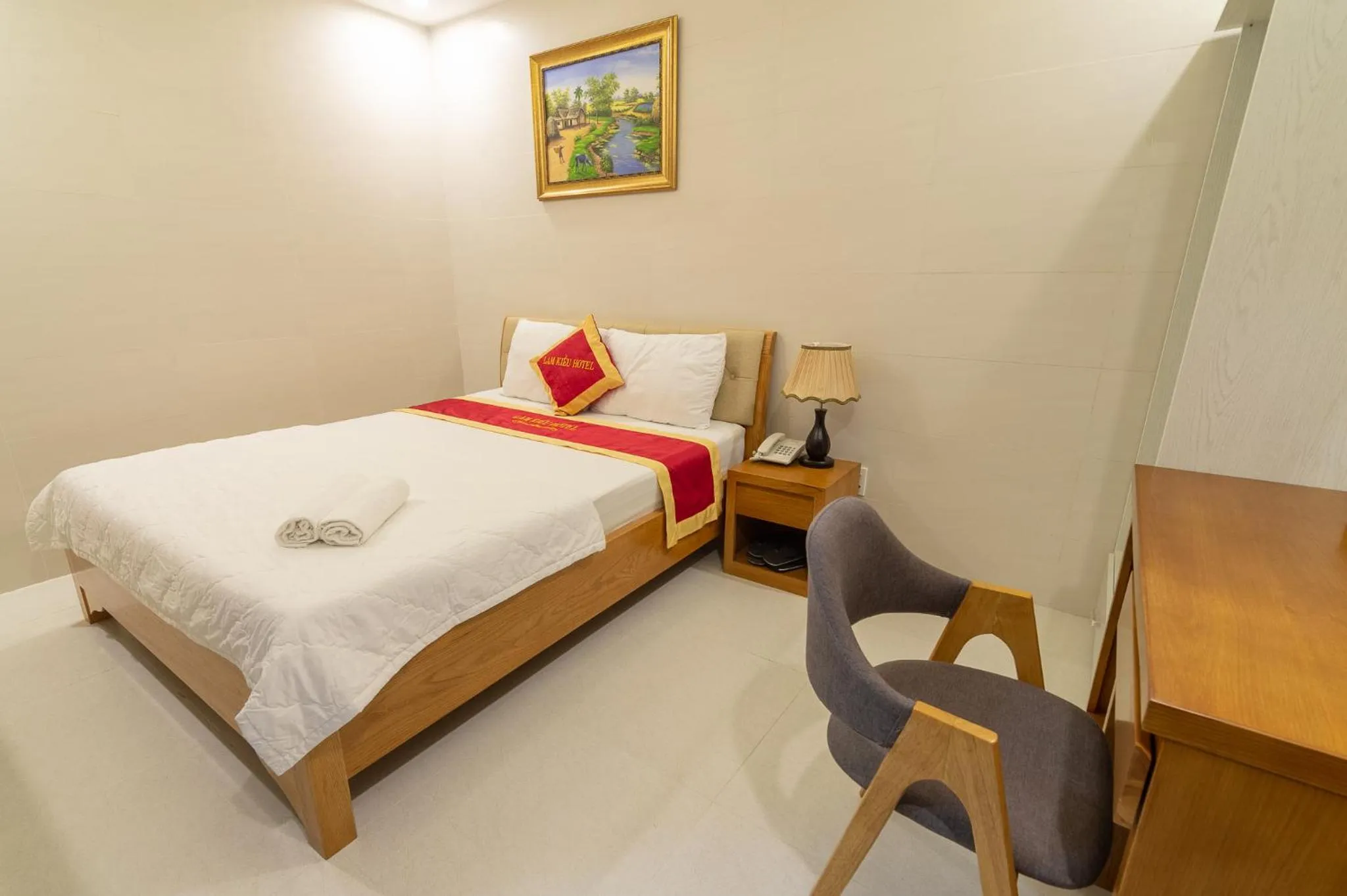 Photo of the whole room, Bed in Lam Kiều Hotel