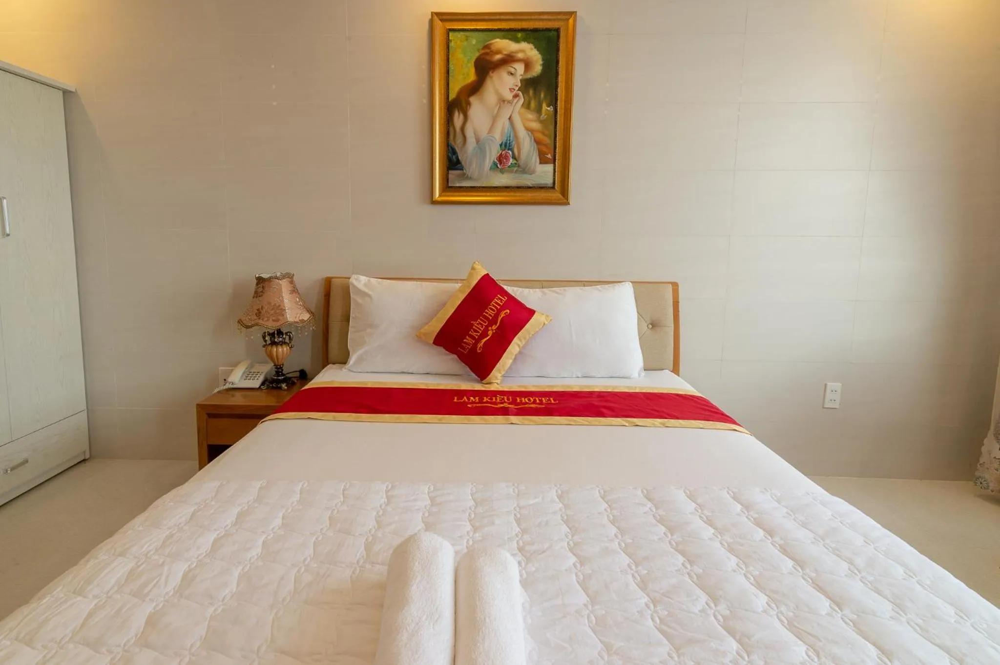 Photo of the whole room, Bed in Lam Kiều Hotel