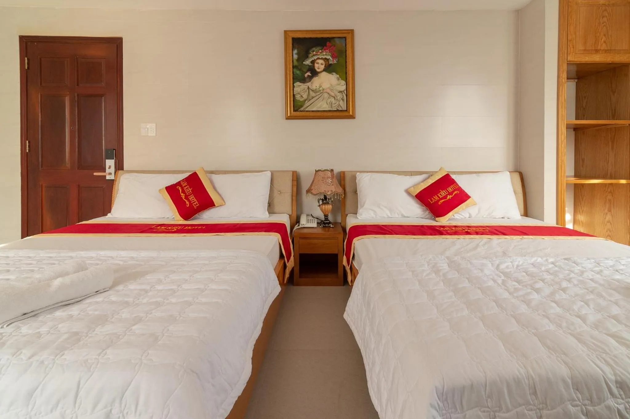 Bedroom, Bed in Lam Kiều Hotel