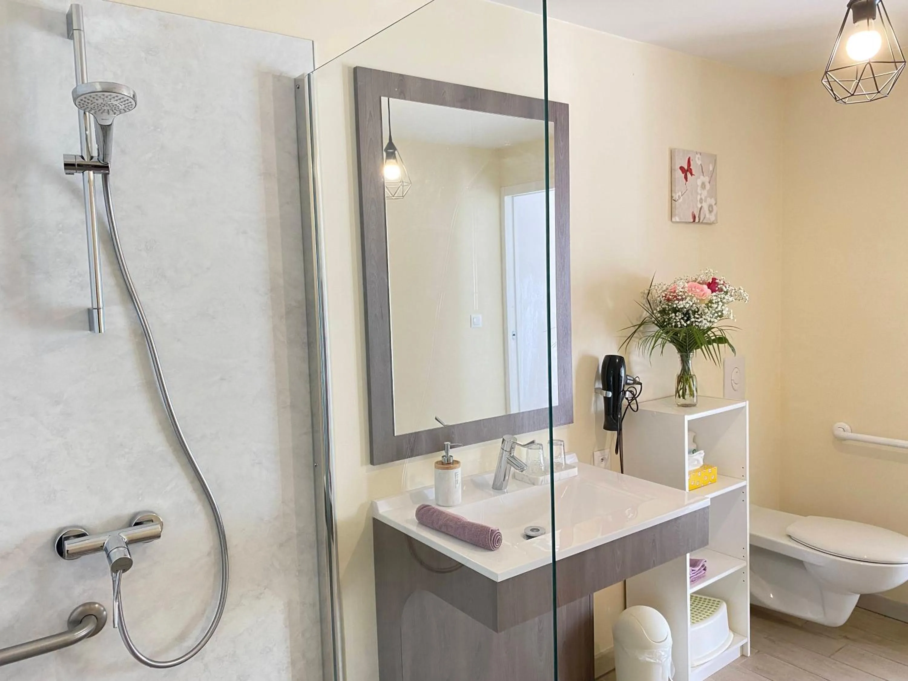 Bathroom in Les Mariniers Chambres d'Hôtes -Guest House - Bain nordique en option