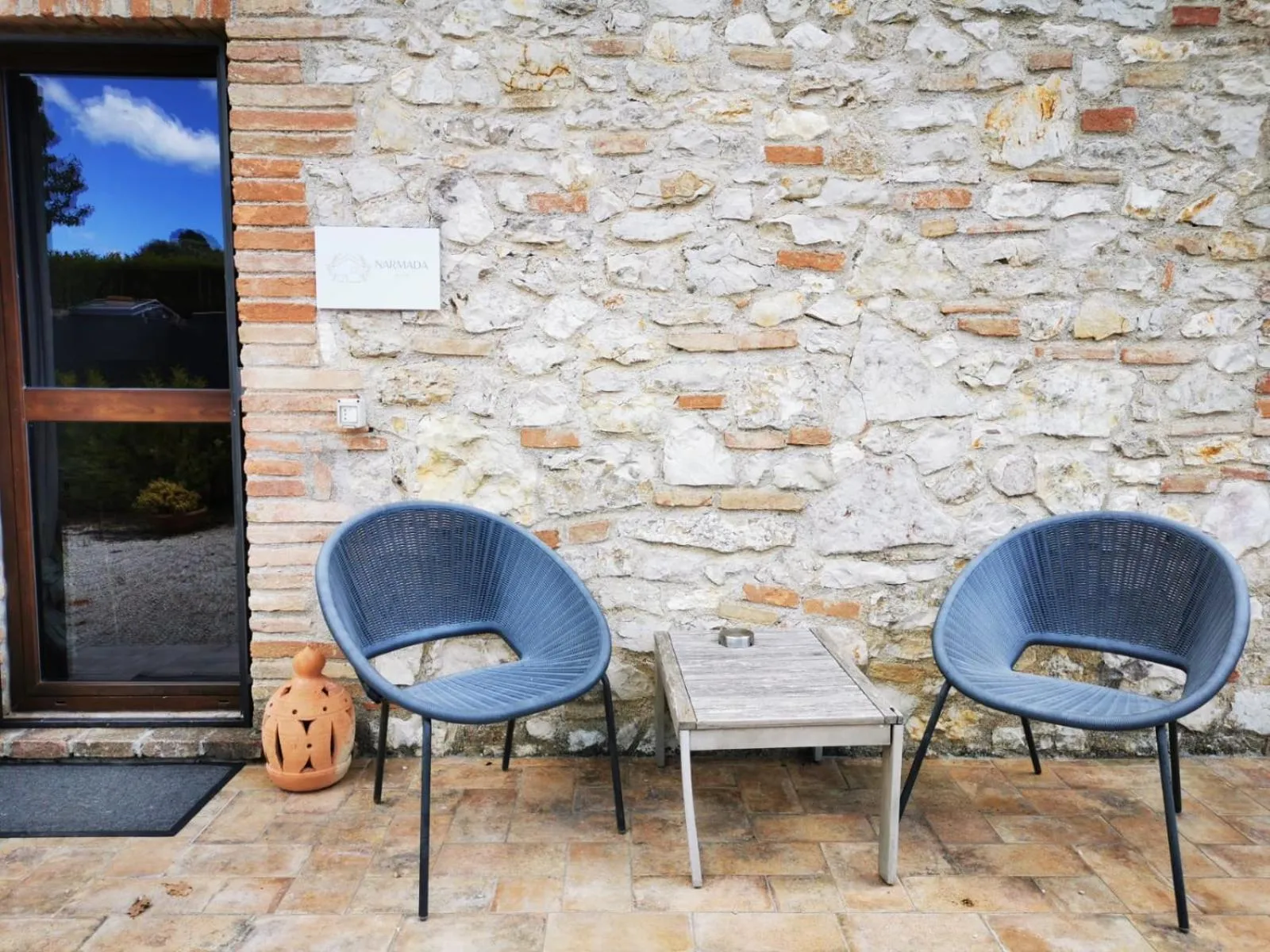 Patio in Dolce Farnetta en-Suite Spa & Yoga