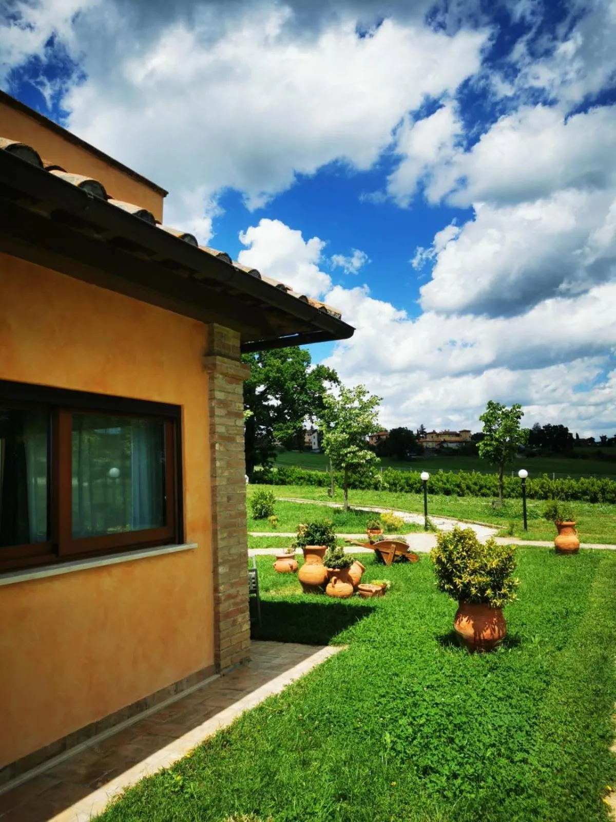 Facade/entrance in Dolce Farnetta en-Suite Spa & Yoga