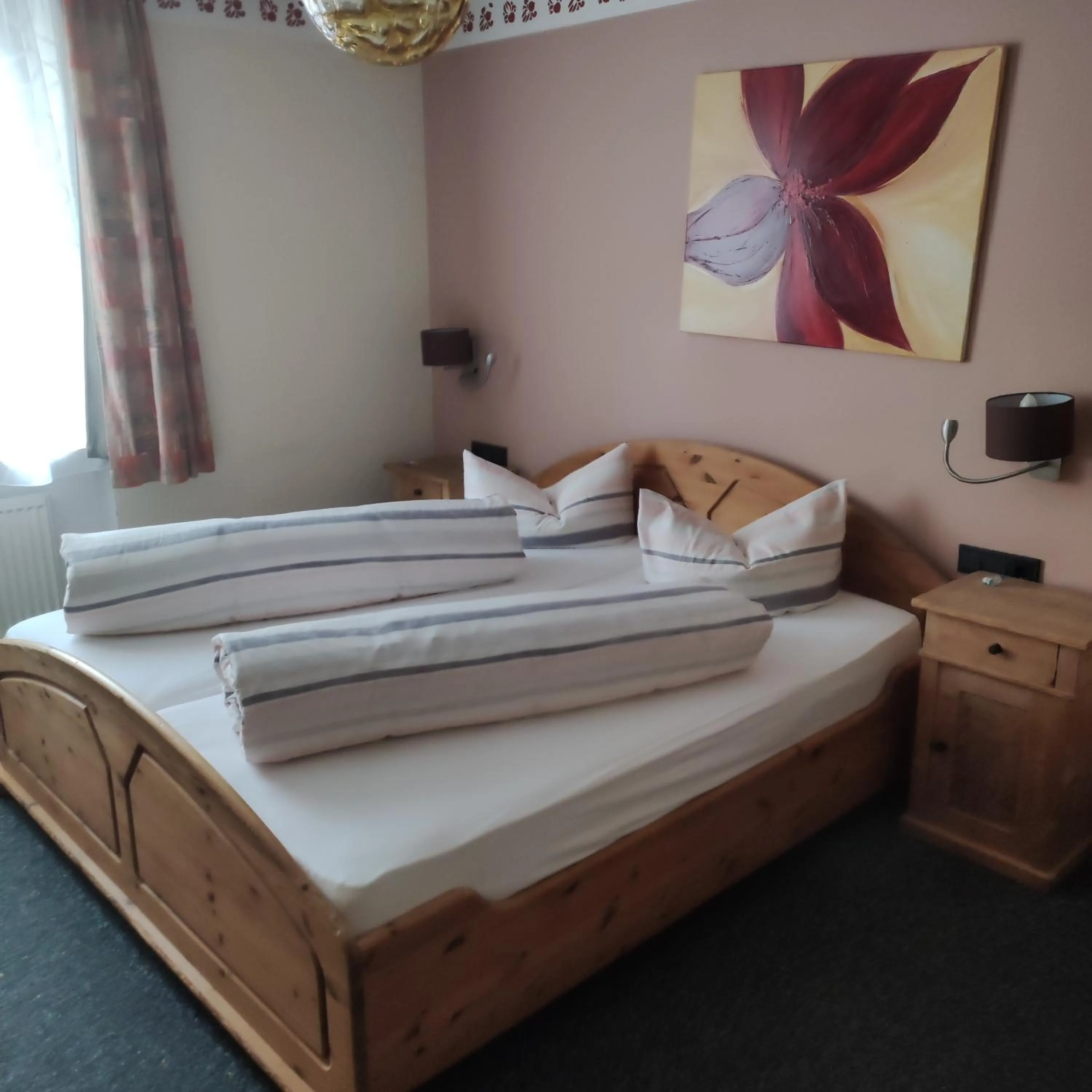 Economy Family Room (2 Adults + 2 Children) in Gasthof Goldene Krone