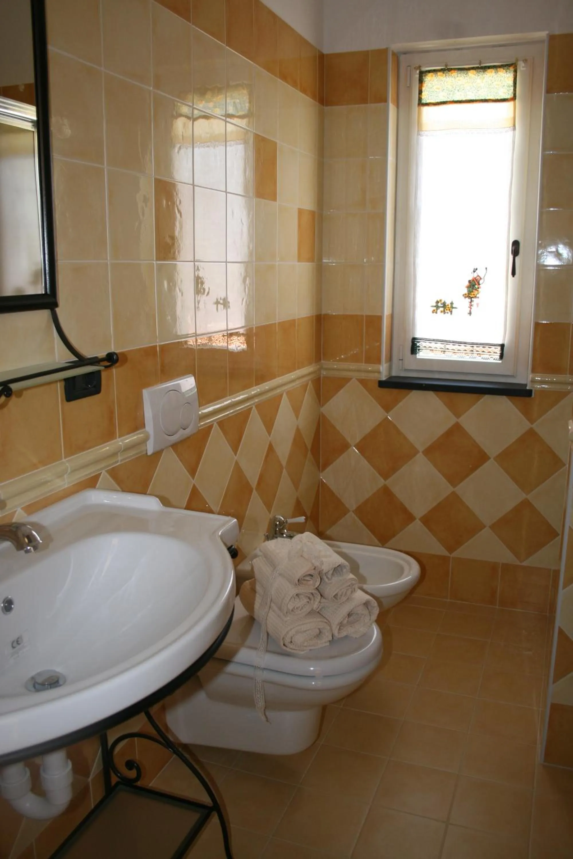 Bathroom in L'Allegra Brigata