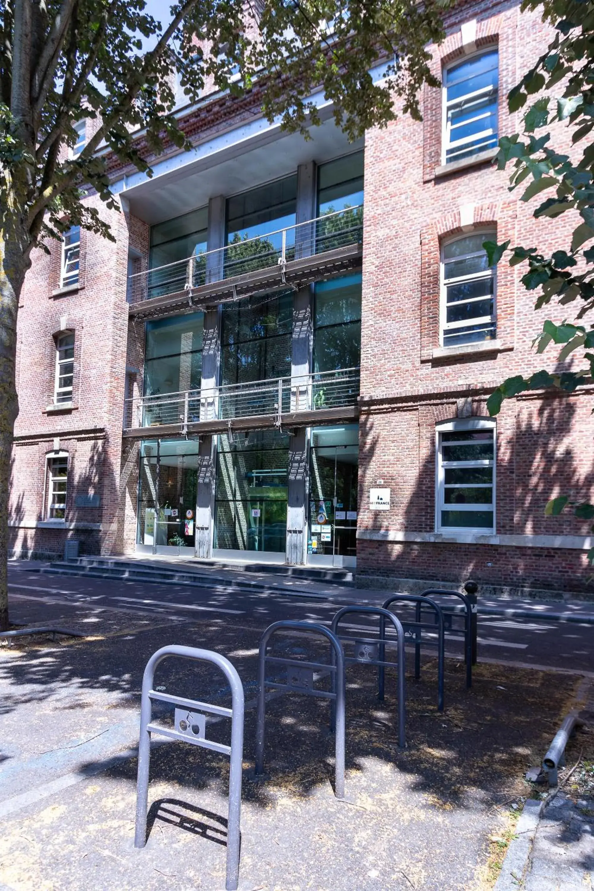 Bed in 4-Bed Female Dormitory Room in Auberge de Jeunesse HI Amiens Bed in 4-Bed Female Dormitory Room in Auberge de Jeunesse HI Amiens