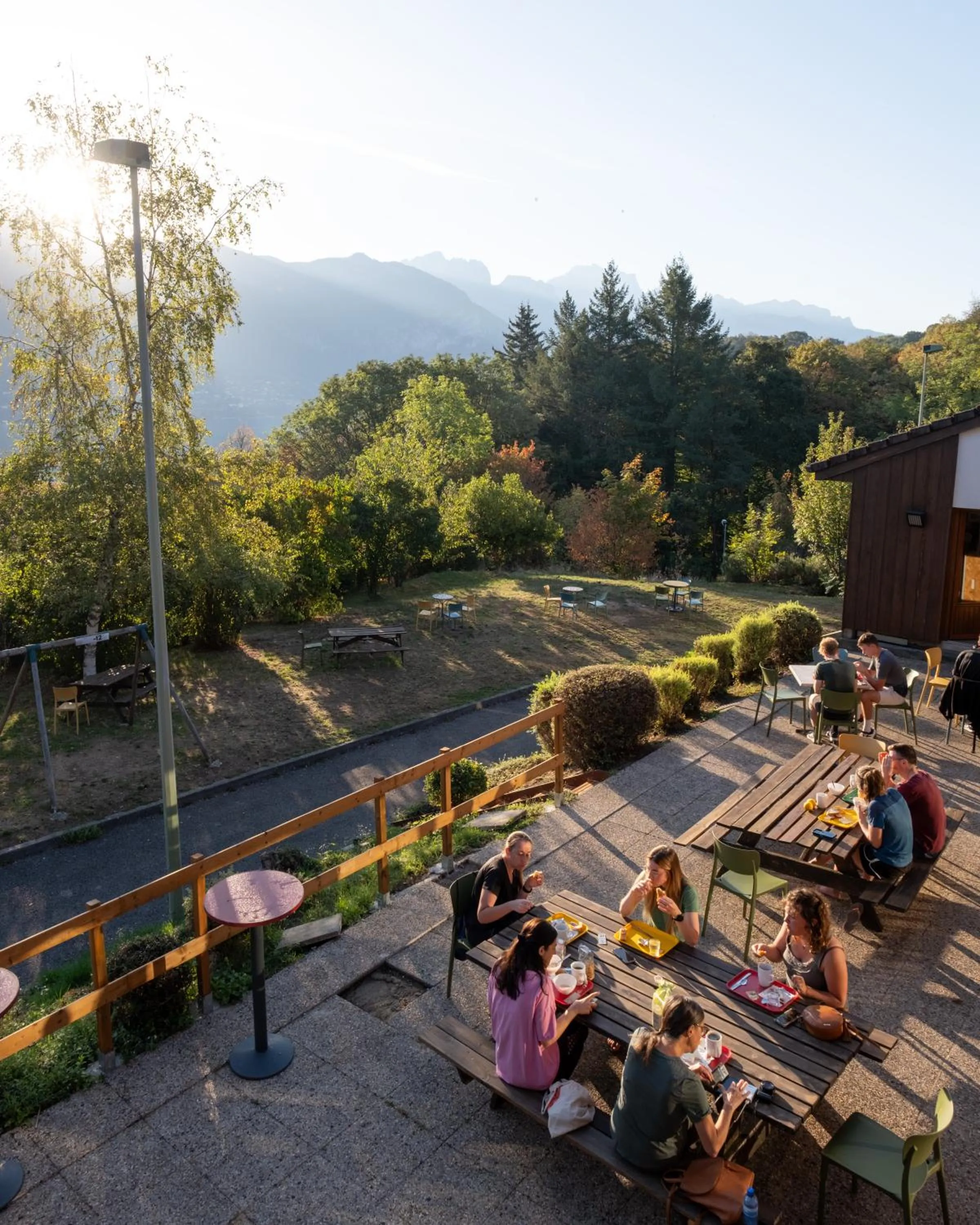 Balcony/Terrace in Auberge de Jeunesse HI Annecy