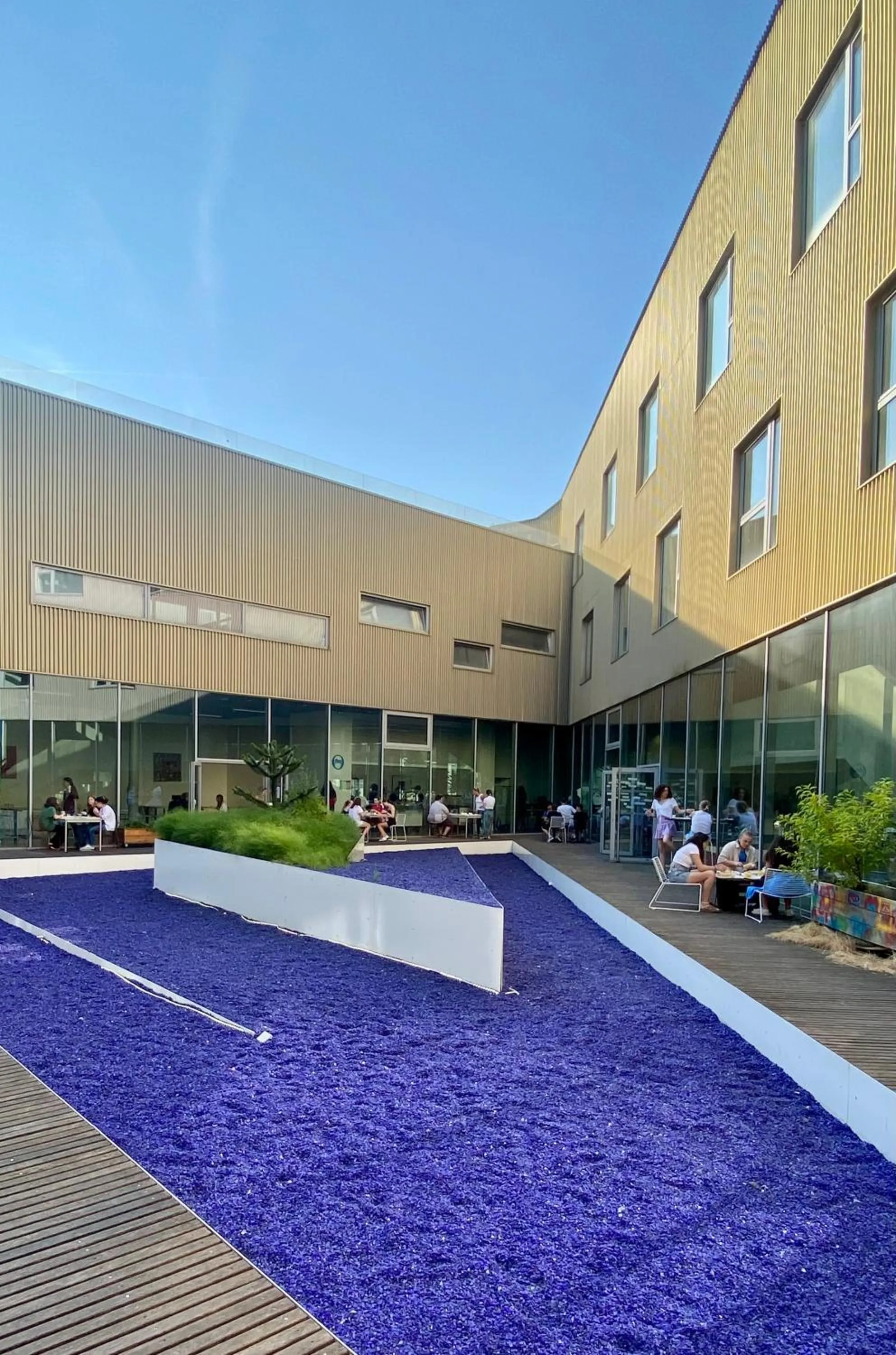 Property building in Auberge de Jeunesse HI Lille