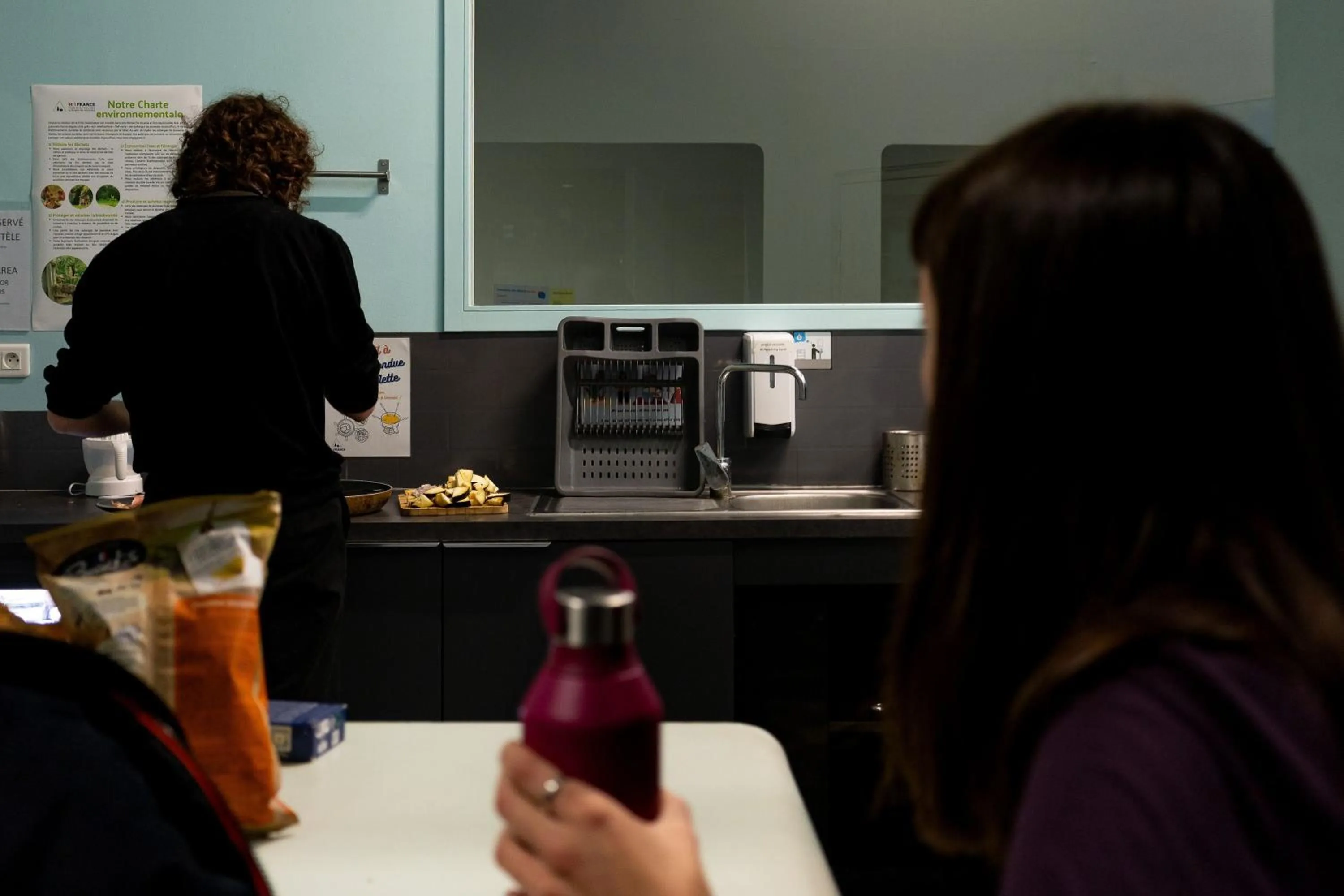 Dining area in Auberge de Jeunesse HI Lille