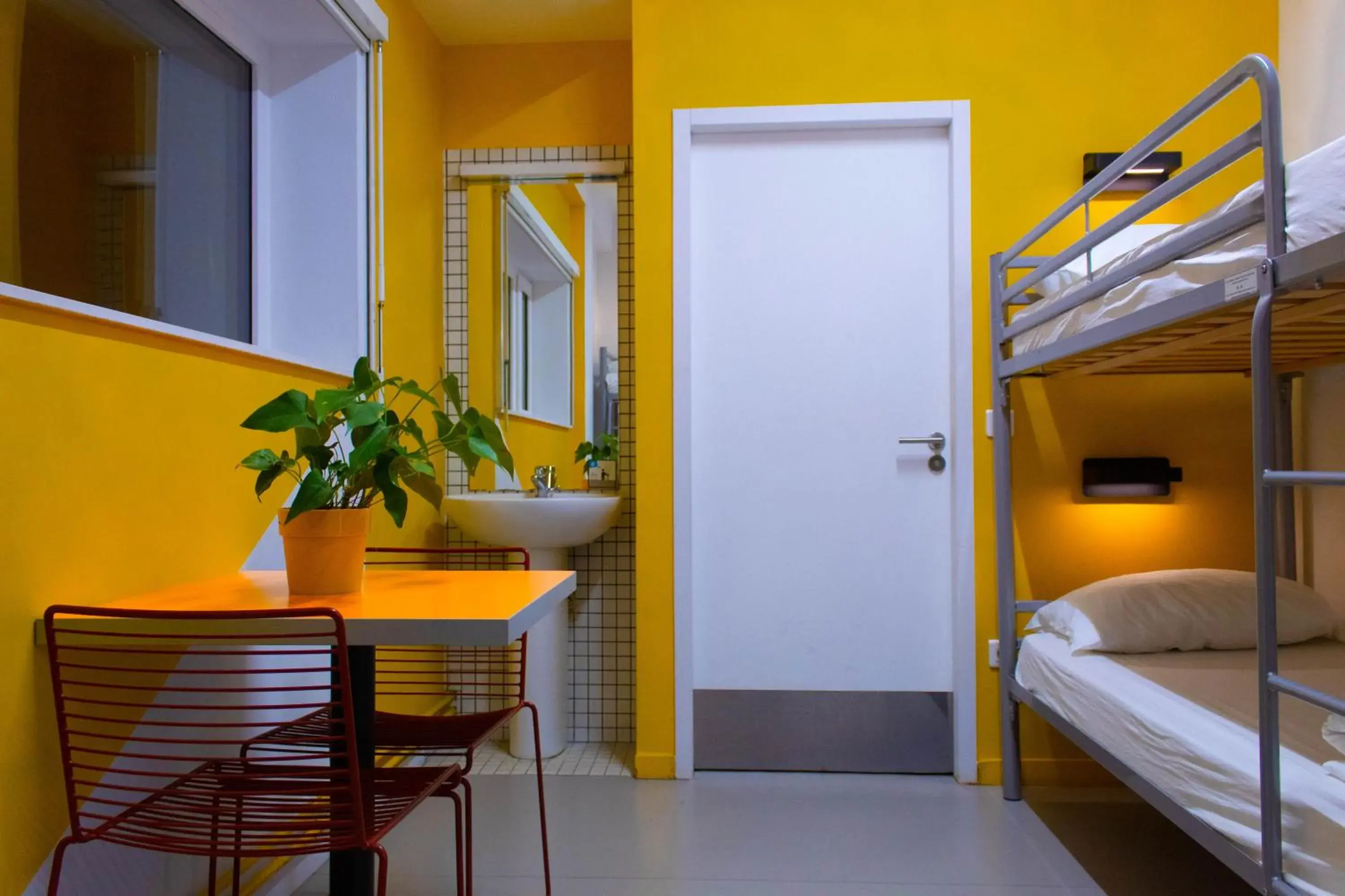 Triple Room with Shower in Auberge de Jeunesse HI Lille Triple Room with Shower in Auberge de Jeunesse HI Lille