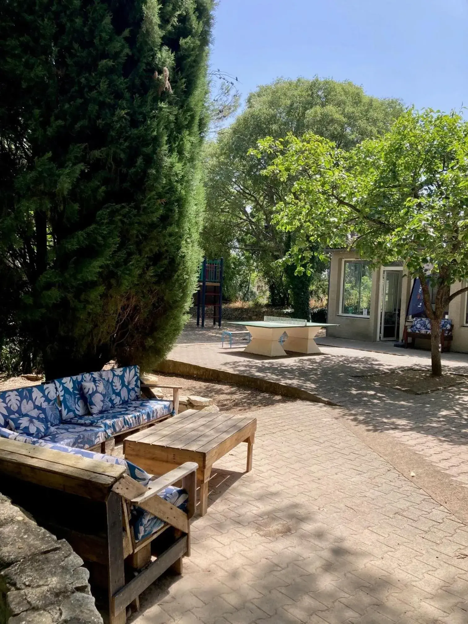 Bed in 4-Bed Male Dormitory with Shared Bathroom in Auberge de Jeunesse HI Nîmes Bed in 4-Bed Male Dormitory with Shared Bathroom in Auberge de Jeunesse HI Nîmes