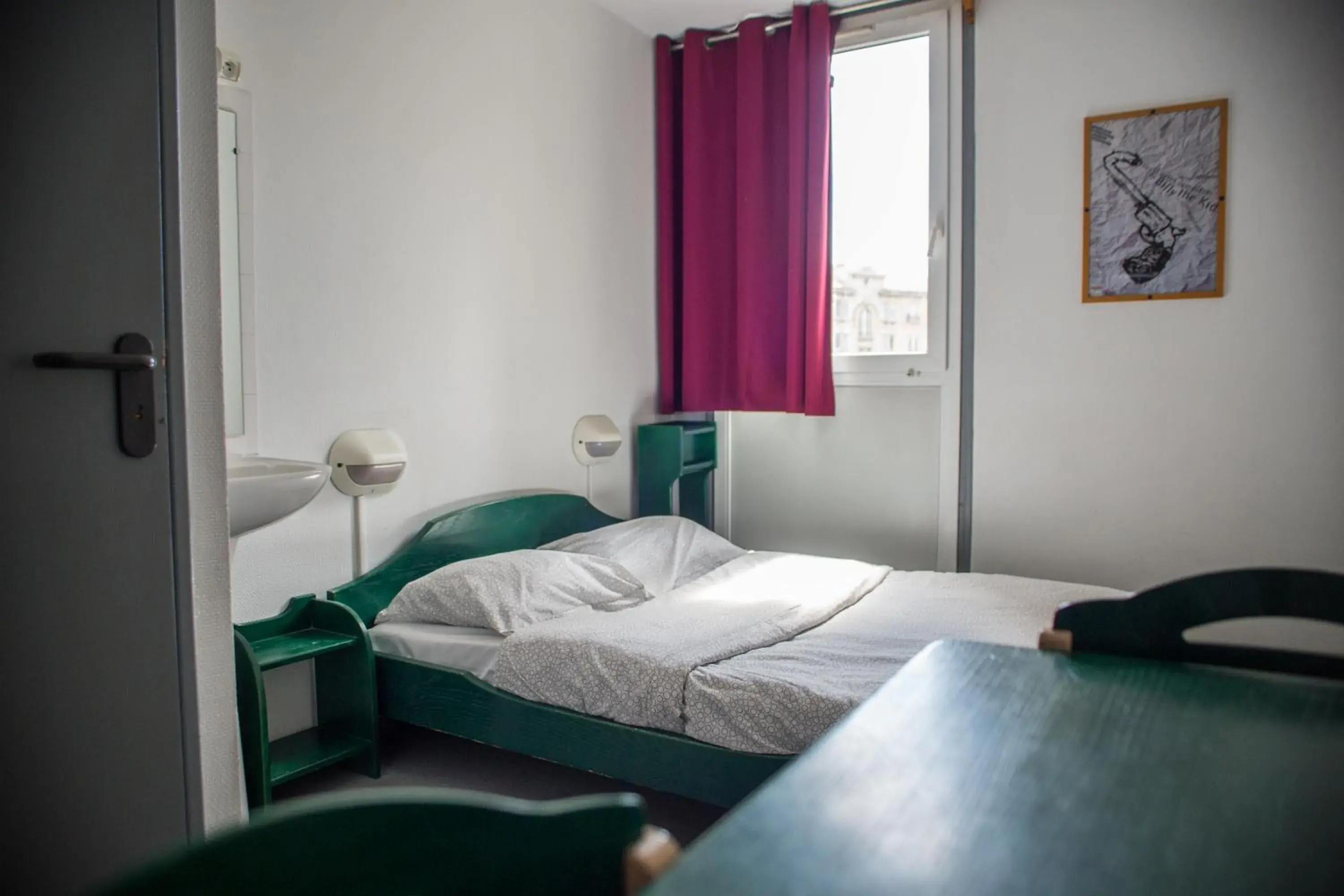 Single Room with Shower in Auberge de Jeunesse HI Paris Le d'Artagnan Single Room with Shower in Auberge de Jeunesse HI Paris Le d'Artagnan