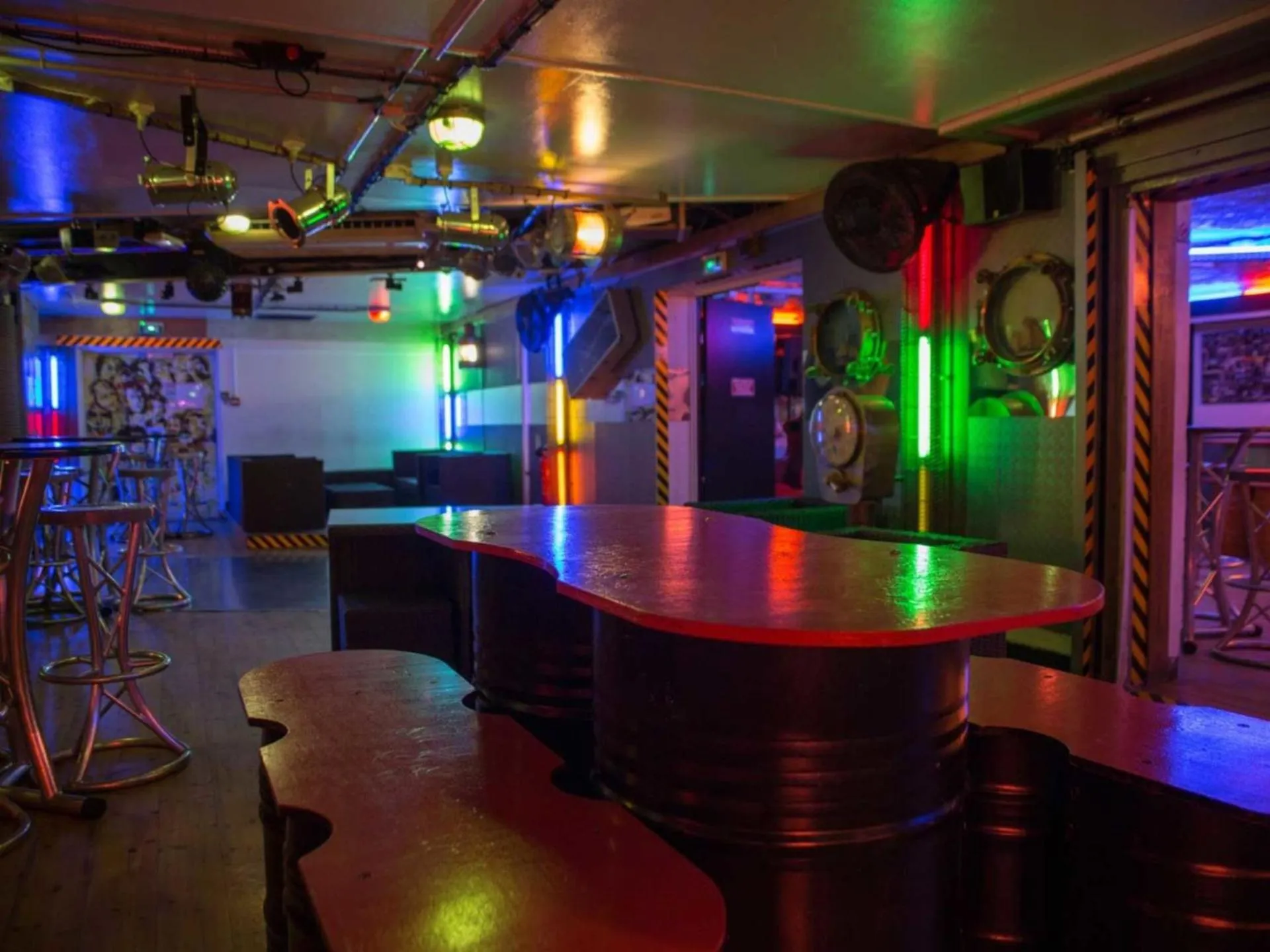 Lounge or bar in Auberge de Jeunesse HI Paris Le d'Artagnan