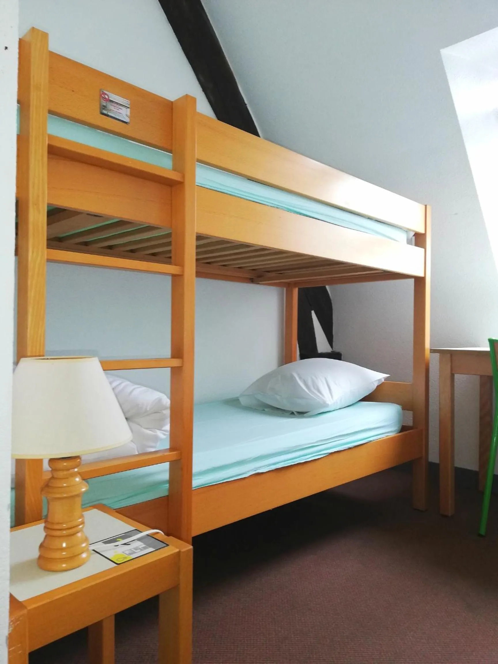 Quadruple Room in Auberge de Jeunesse HI Pontivy