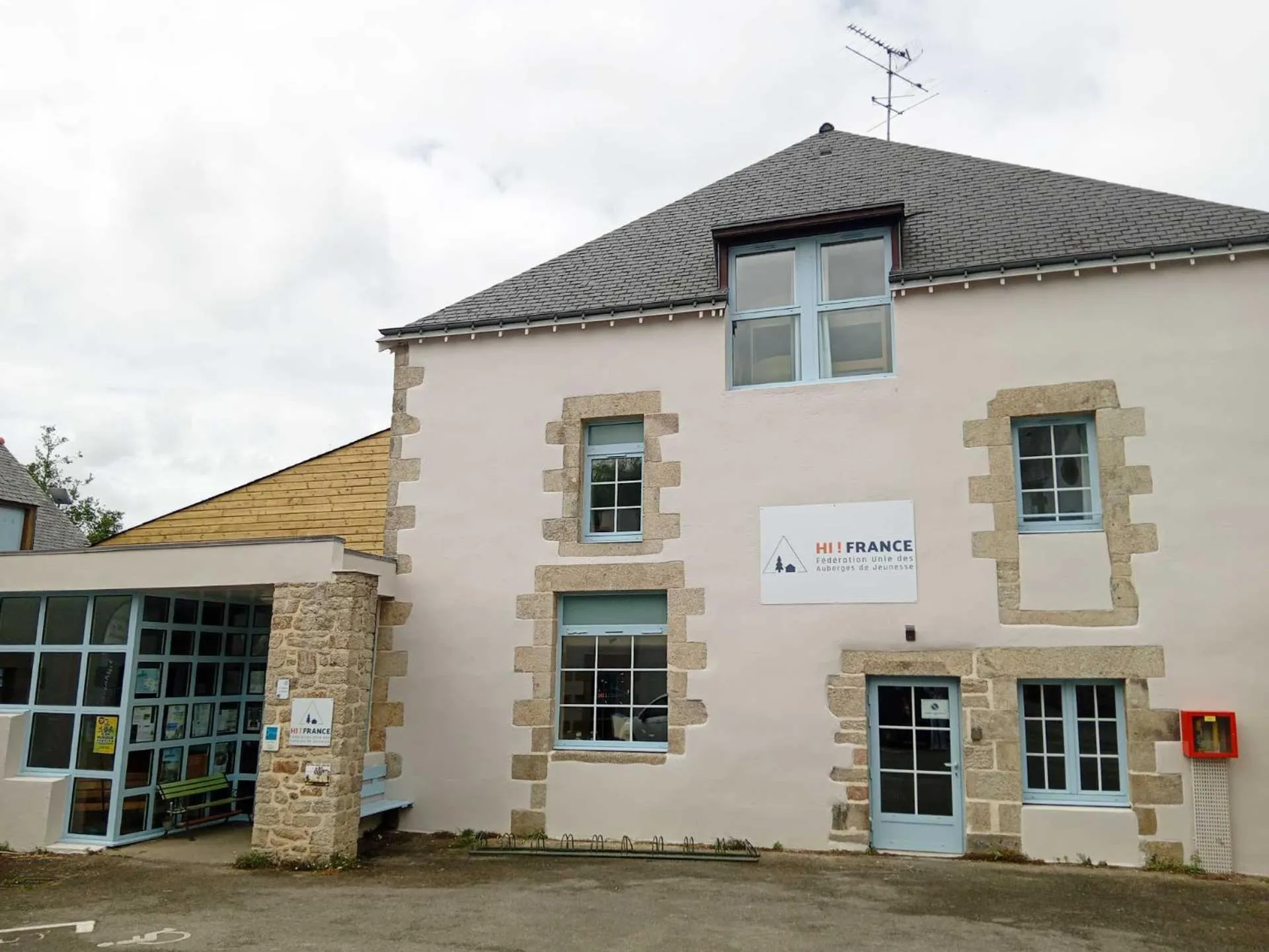 Property building in Auberge de Jeunesse HI Pontivy