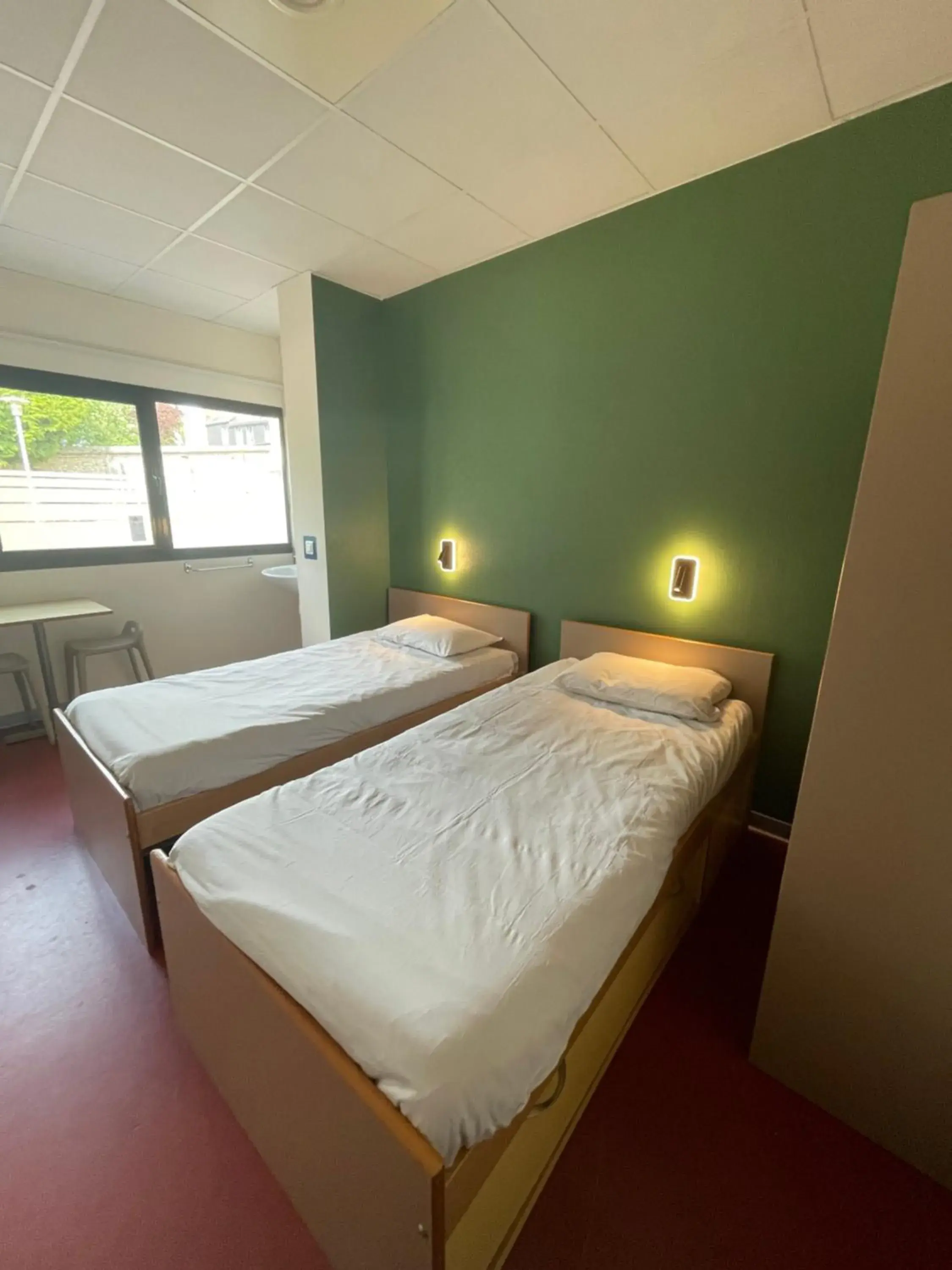 Room with 2 Bunk Beds with Ensuite Bathroom in Auberge de Jeunesse HI Rouen Room with 2 Bunk Beds with Ensuite Bathroom in Auberge de Jeunesse HI Rouen