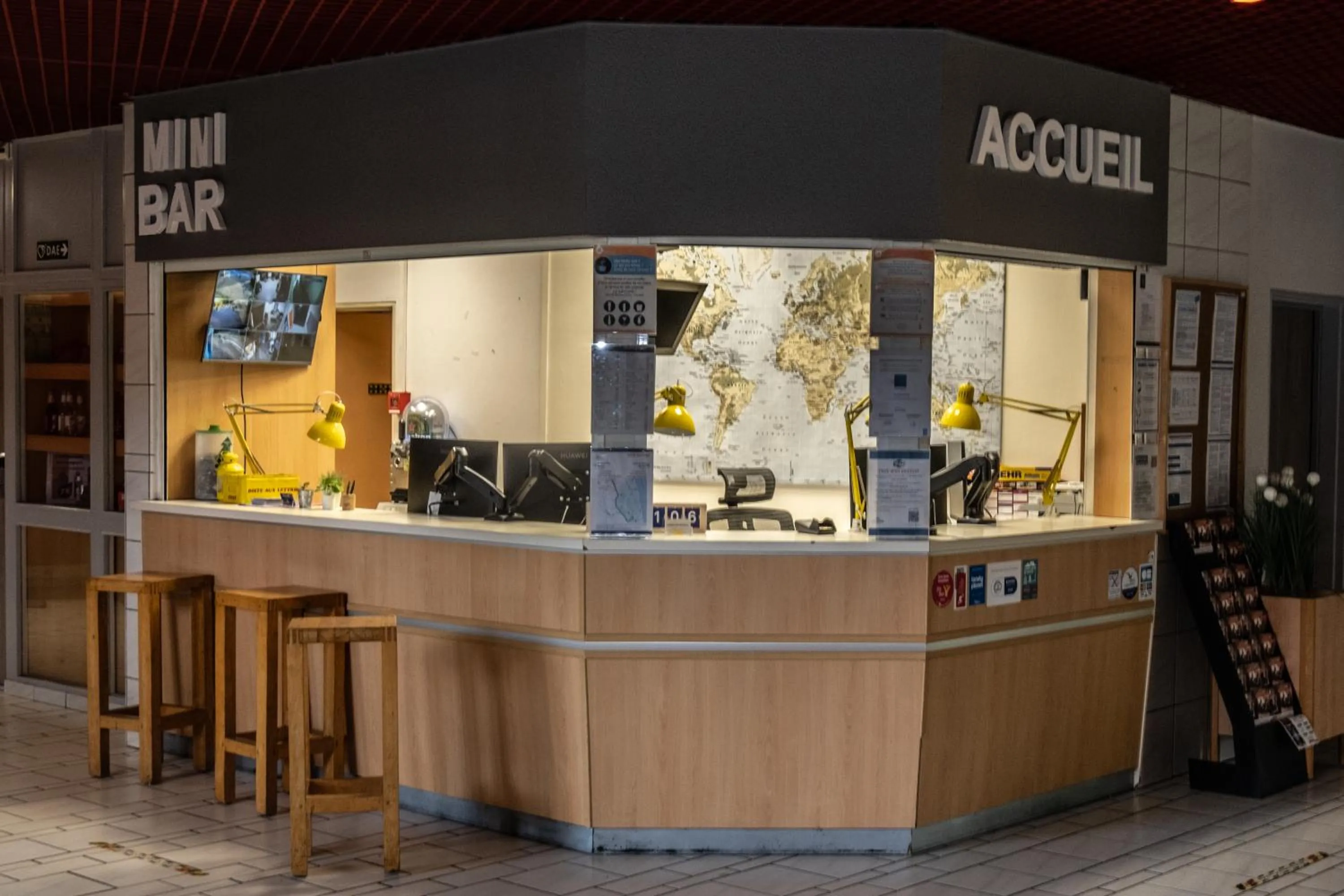 Lobby or reception in Auberge de Jeunesse HI Strasbourg 2 Rives