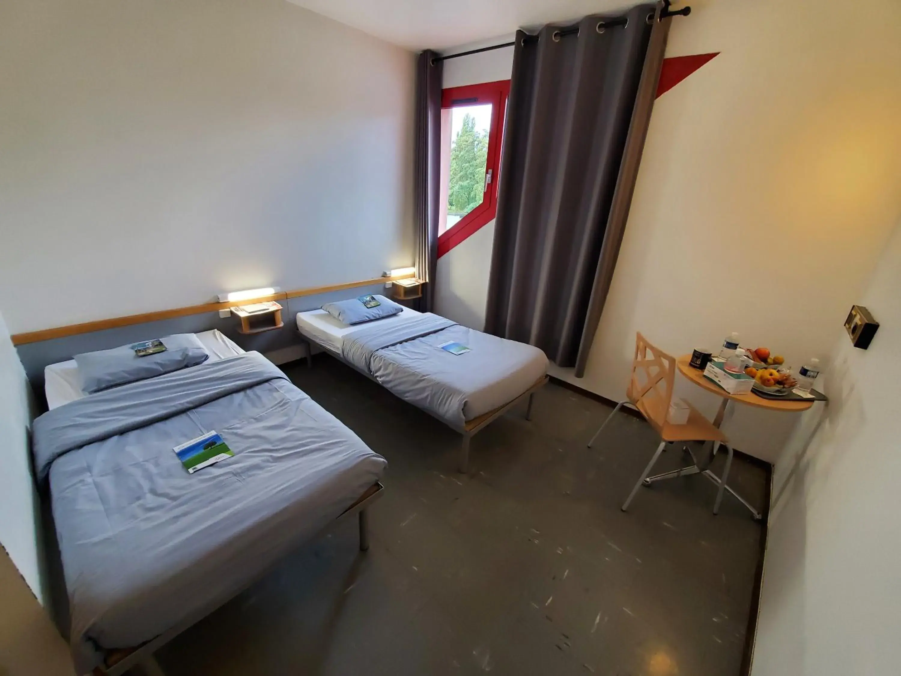 Twin Room with Bathroom in Auberge de Jeunesse HI Strasbourg 2 Rives Twin Room with Bathroom in Auberge de Jeunesse HI Strasbourg 2 Rives