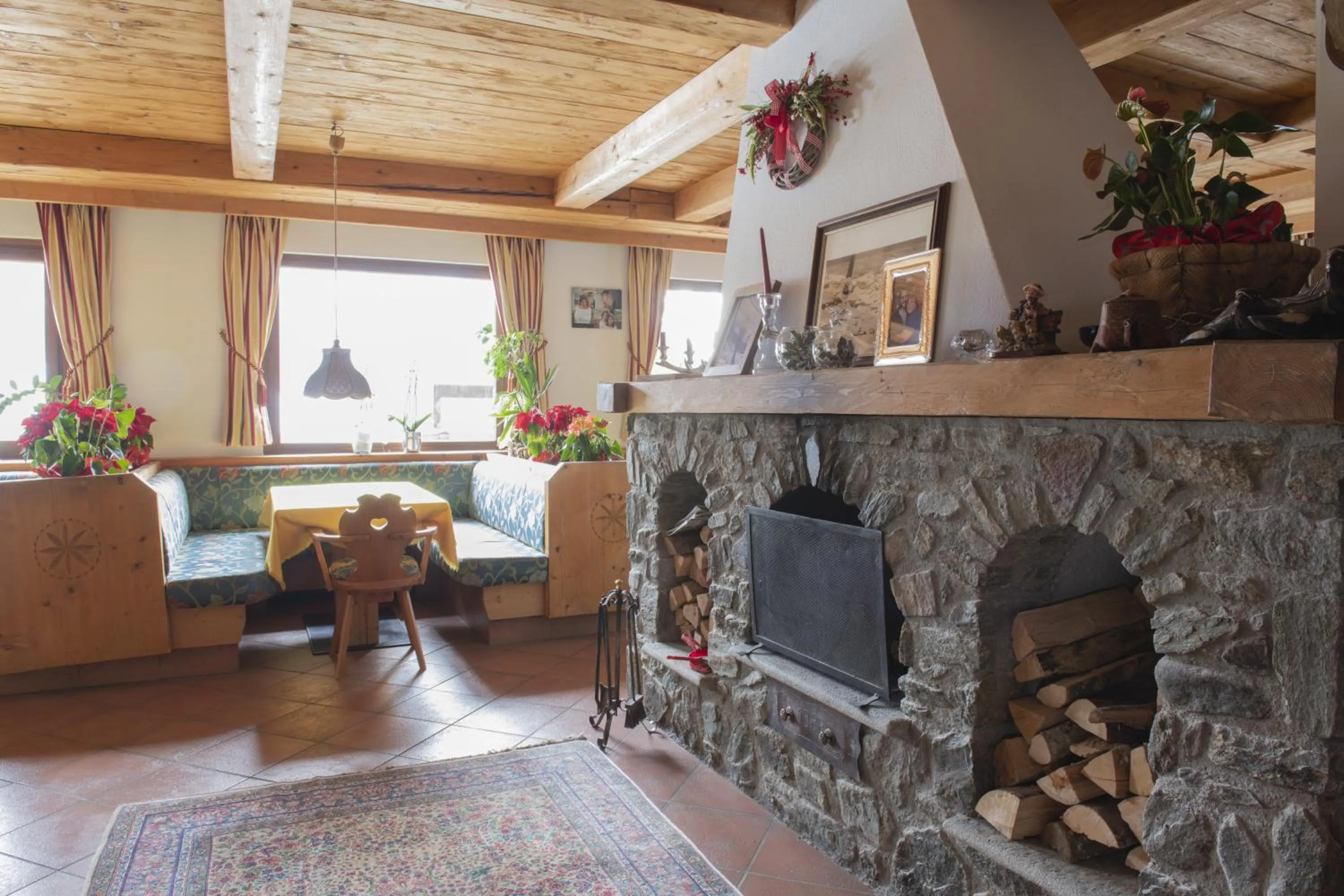 Communal lounge/ TV room in Hotel Rascard