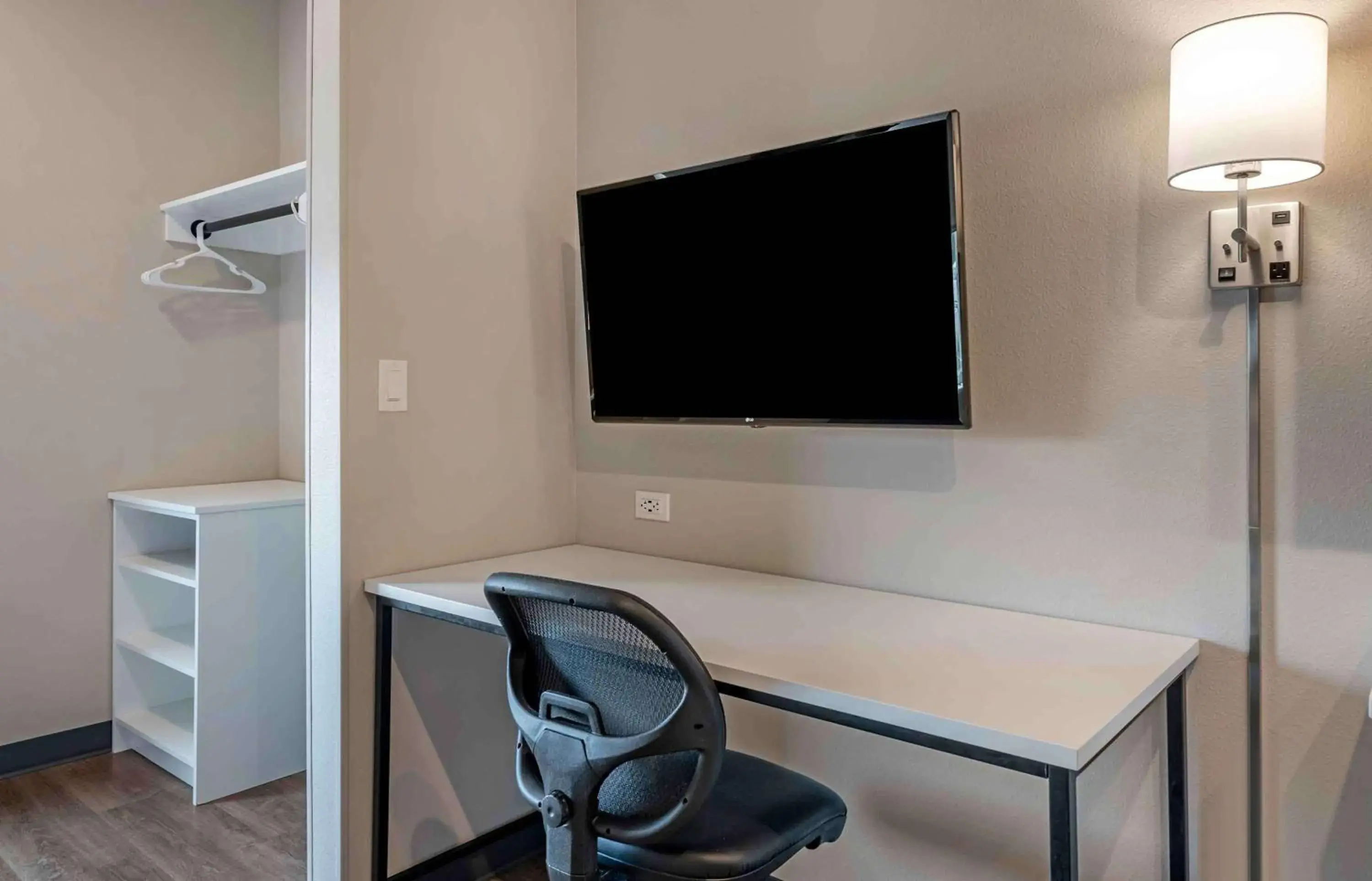 Bedroom in Extended Stay America Premier Suites - Melbourne - Palm Bay Bedroom in Extended Stay America Premier Suites - Melbourne - Palm Bay