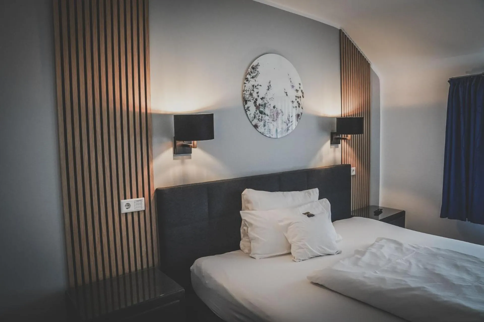 Photo of the whole room, Bed in Hotel-Restaurant Osterather Hof