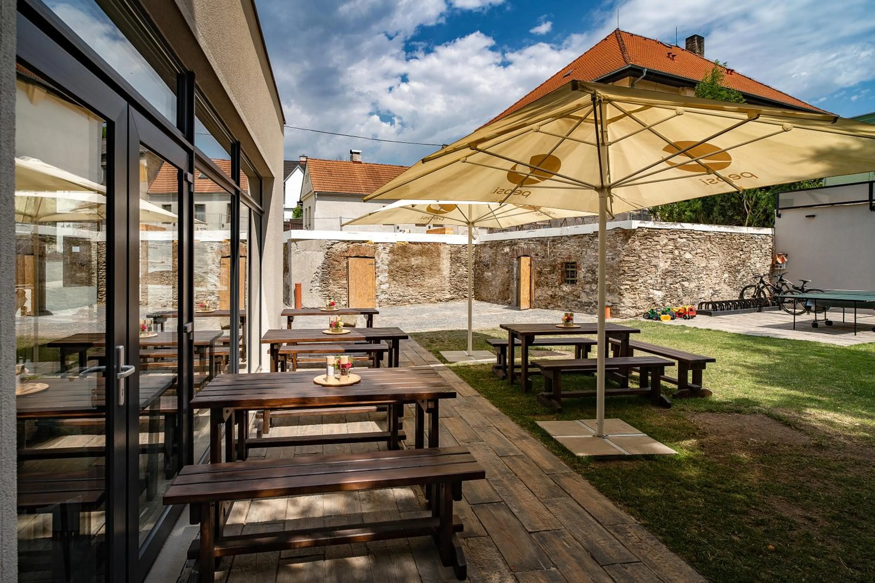 Restaurant/places to eat in Hotel Smrž