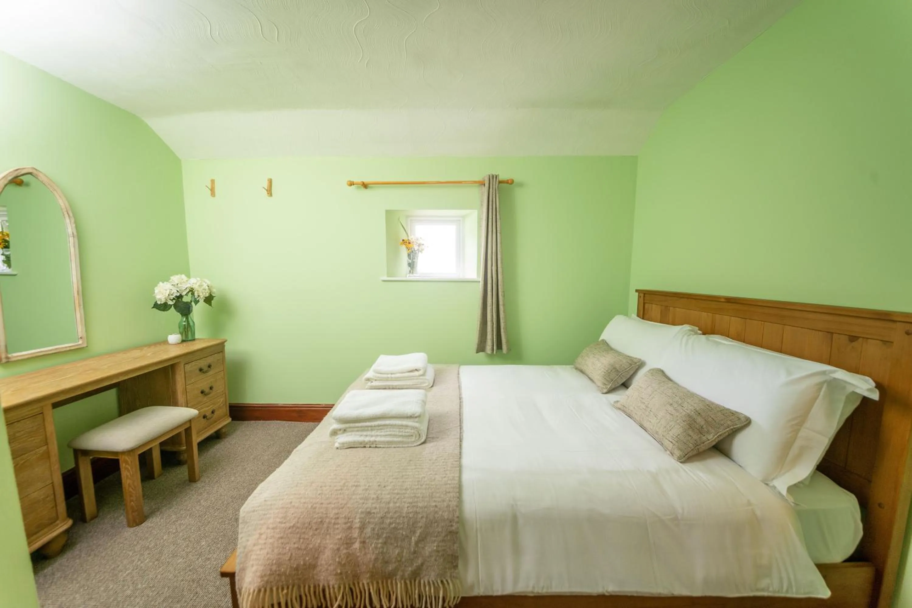 Bedroom in Rising Sun Pub, Restaurant and Rooms