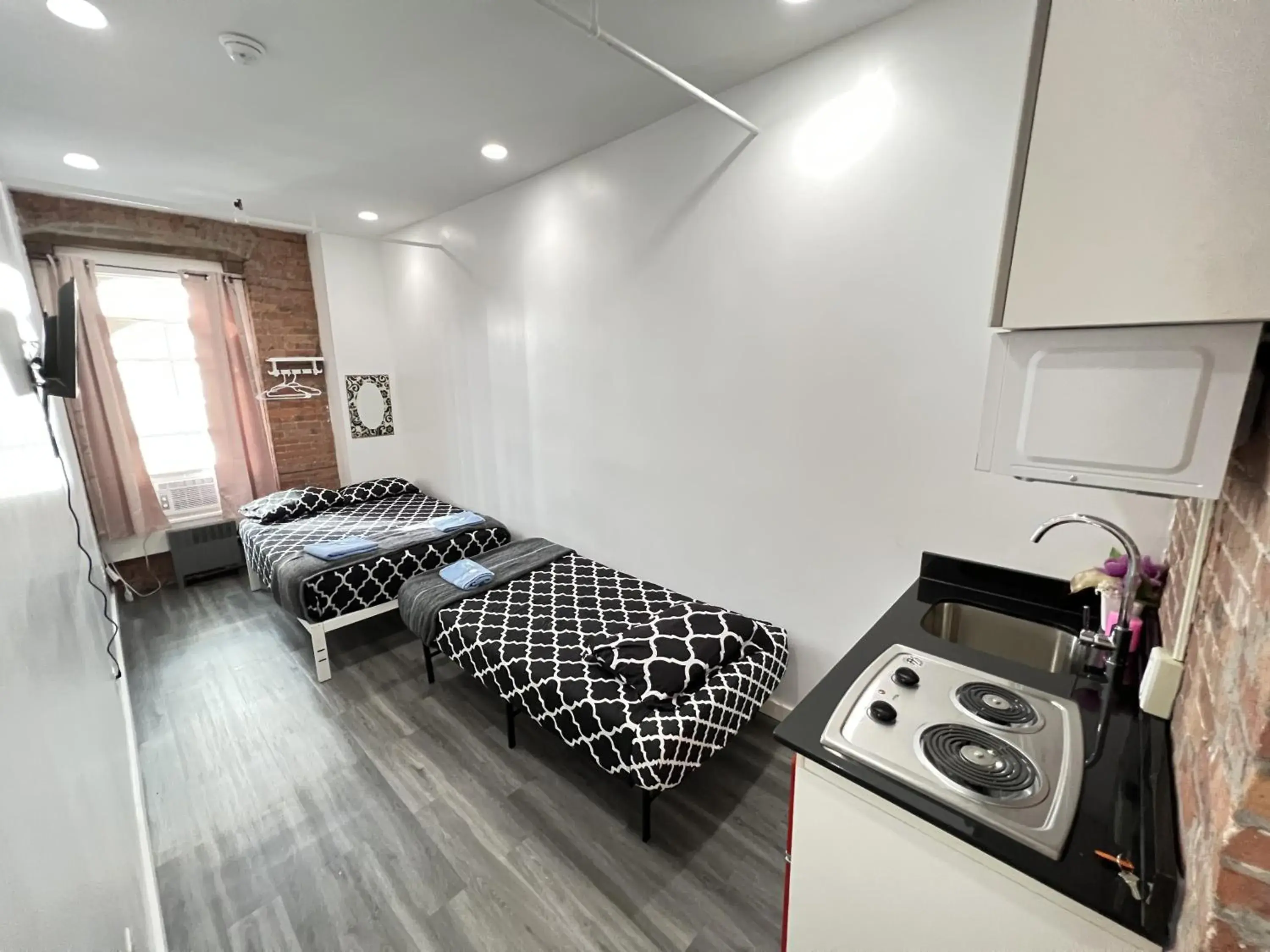 Bed in 31 Street Broadway Hotel Bed in 31 Street Broadway Hotel