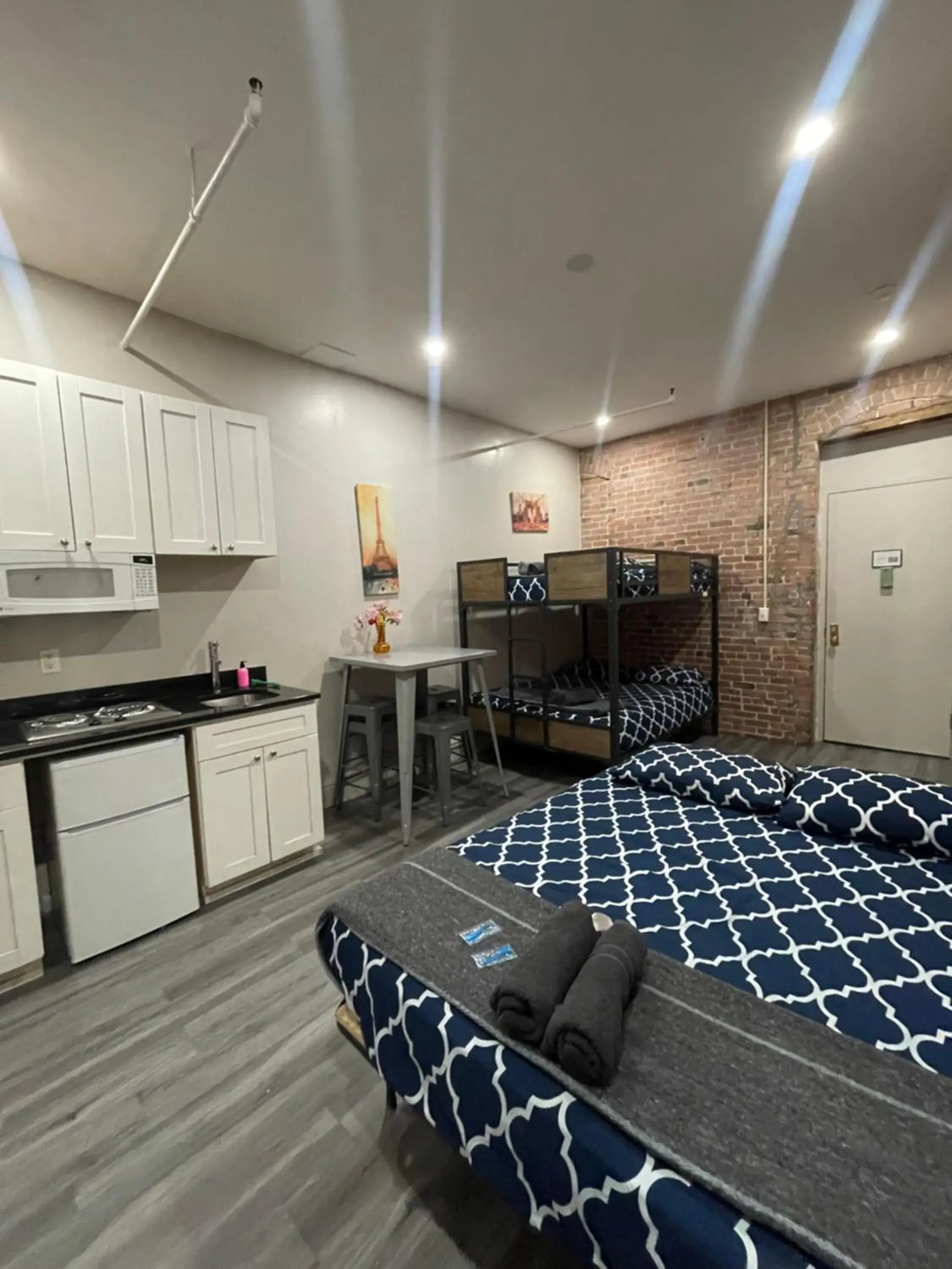 Apartment With Shared Bathroom in 31 Street Broadway Hotel Apartment With Shared Bathroom in 31 Street Broadway Hotel