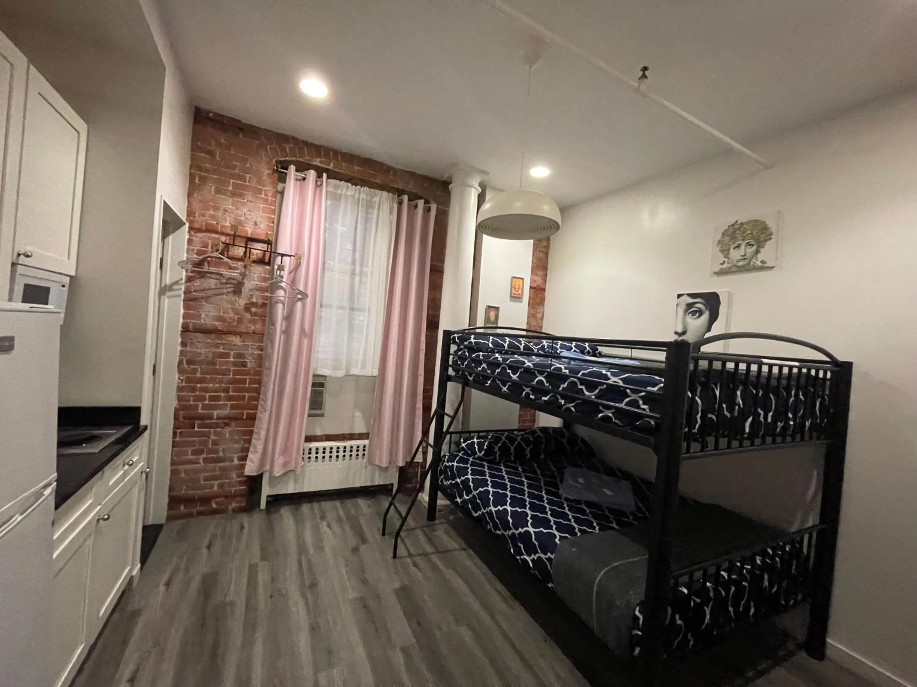 Bed in 31 Street Broadway Hotel