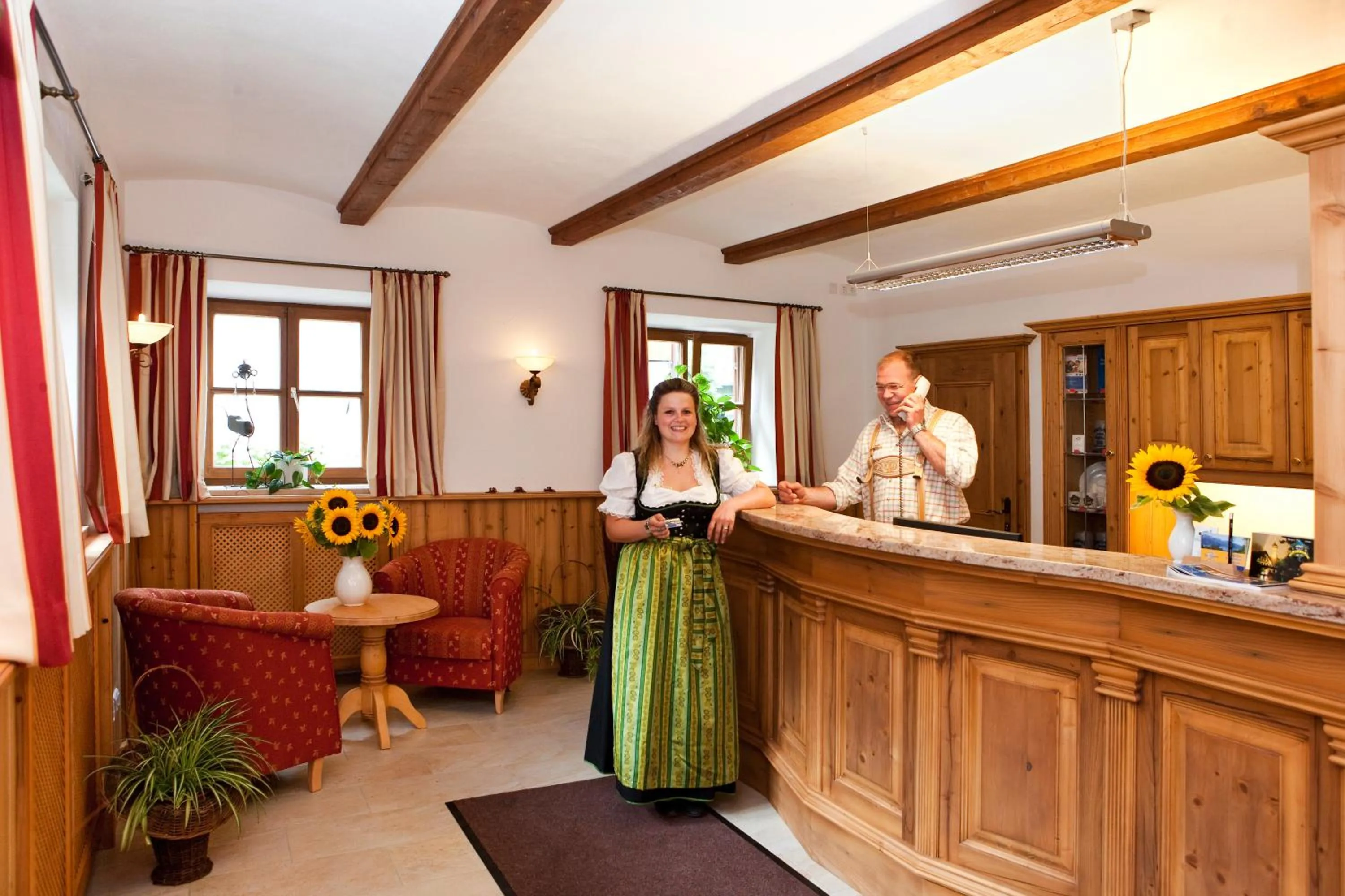 Lobby or reception in Metzgerei Gasthof Oberhauser - Hotel zur Post