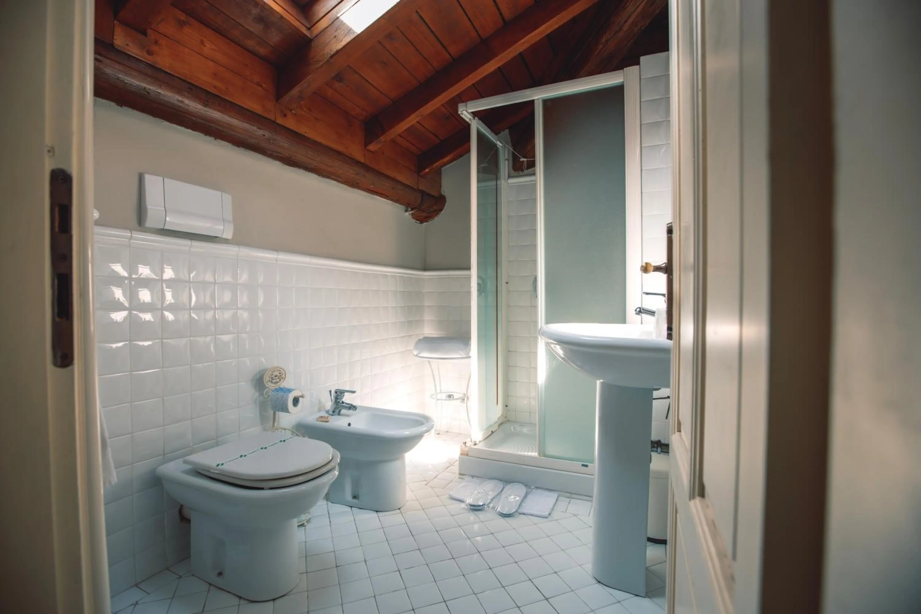 Bathroom in Villa Mimosa au Lac - Estella Hotels Italia