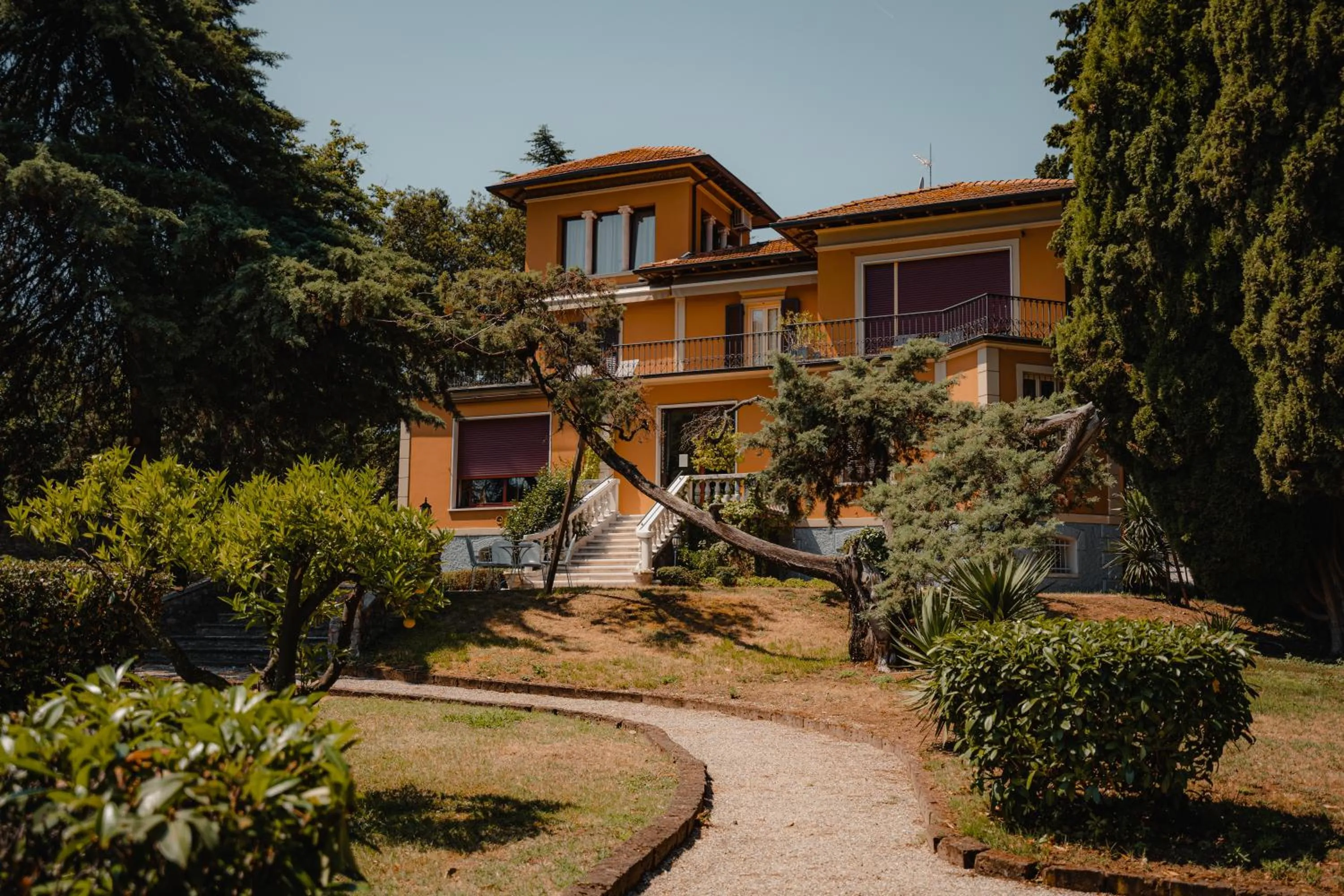 Property building in Villa Mimosa au Lac - Estella Hotels Italia